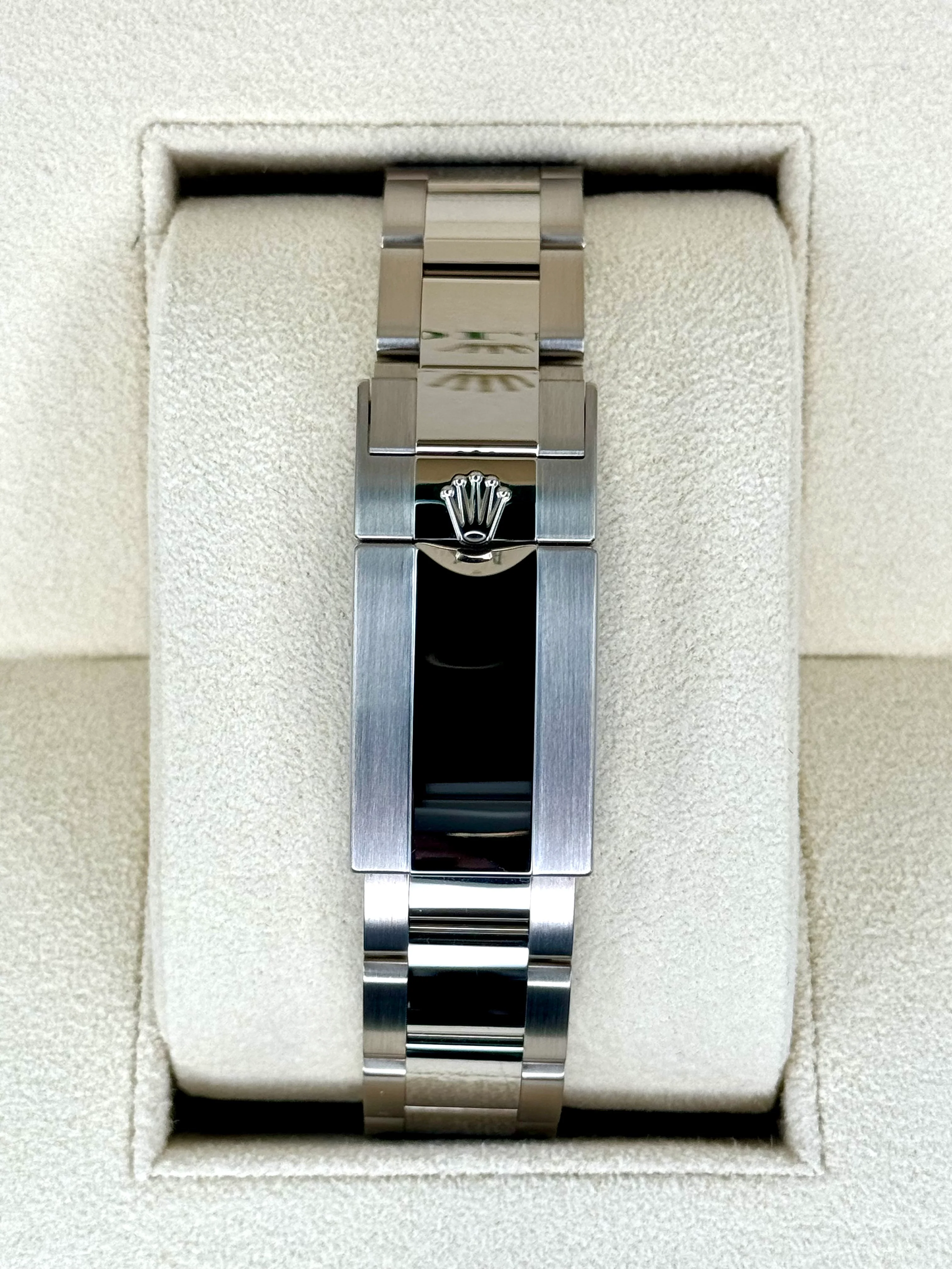 NEW 2024 Rolex GMT-Master II "Pepsi" 40mm 126719BLRO Meteorite Dial - Image 2