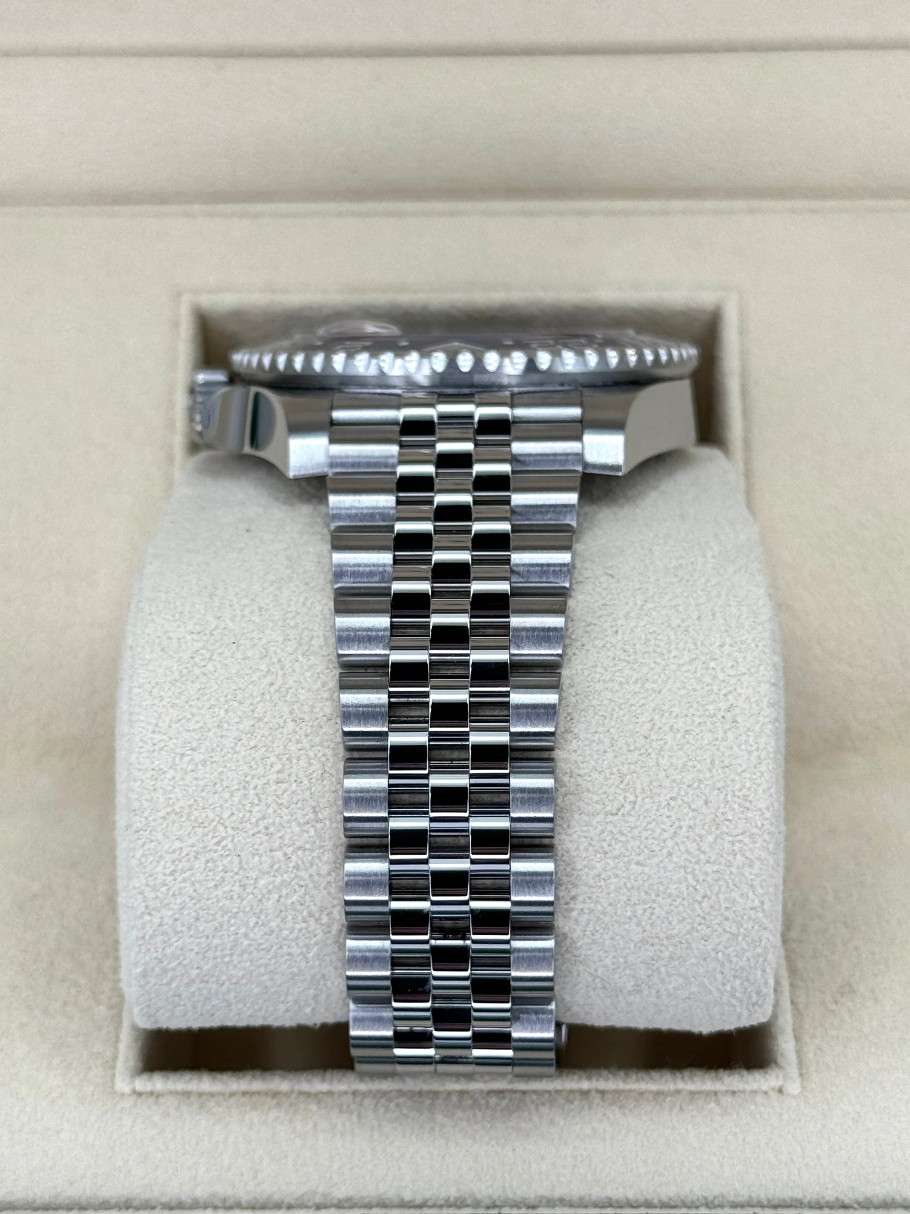 NEW 2024 Rolex GMT-Master II "Pepsi" 40mm 126710BLRO Jubilee - Image 4