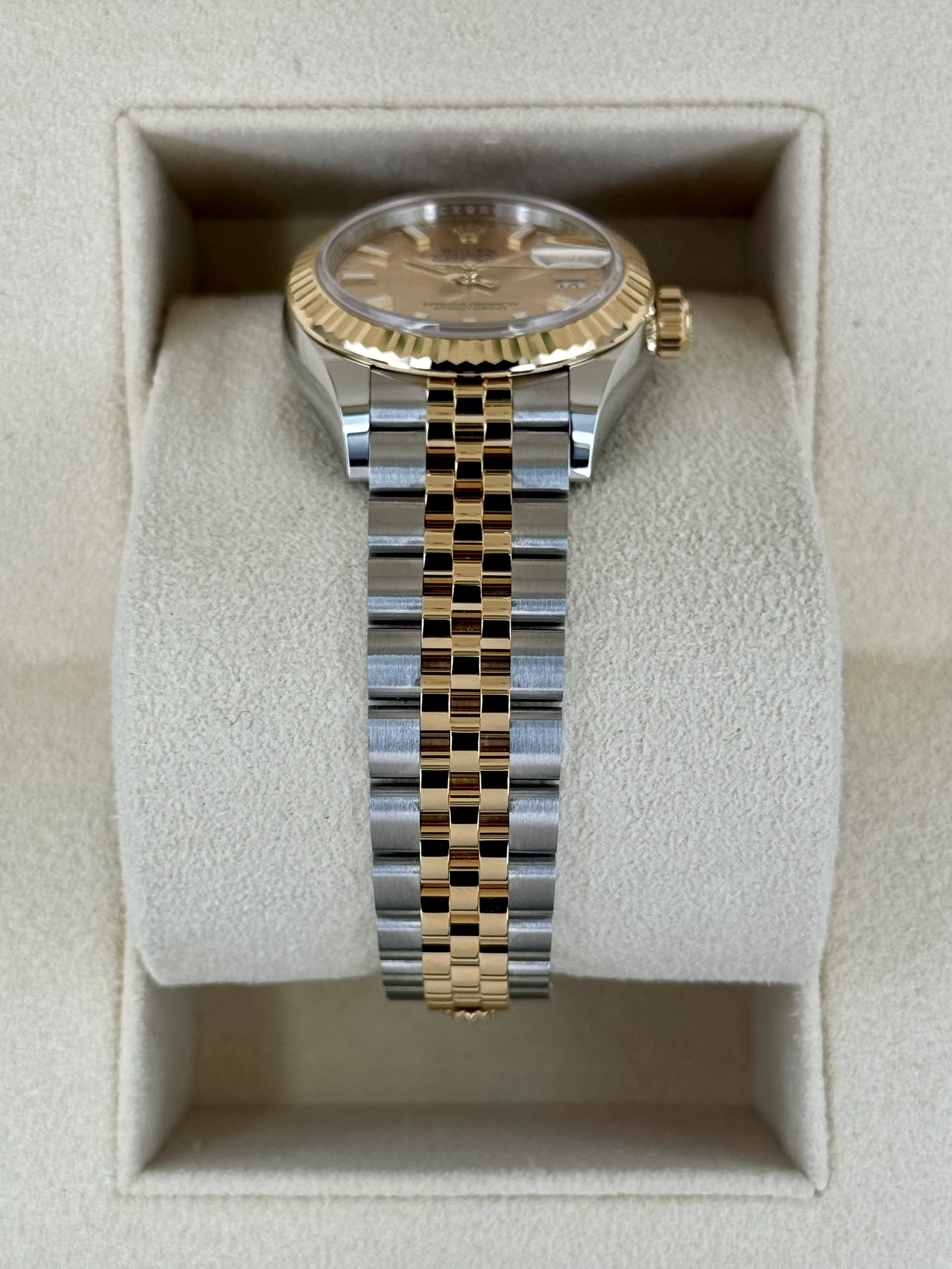 NEW 2024 Rolex Lady Datejust 28mm 279173 Jubilee Champagne Dial - Image 3