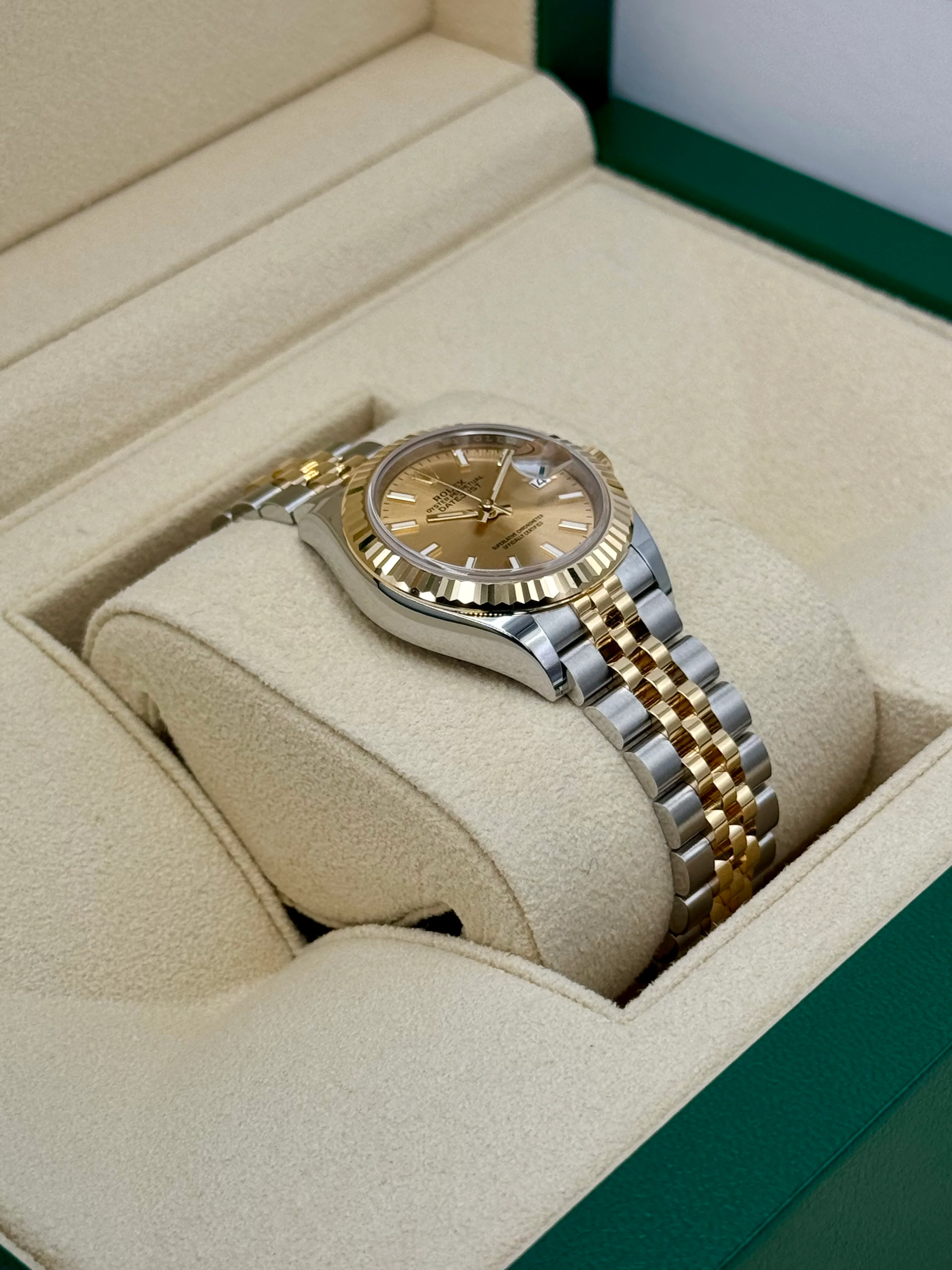 NEW 2024 Rolex Lady Datejust 28mm 279173 Jubilee Champagne Dial - Image 6