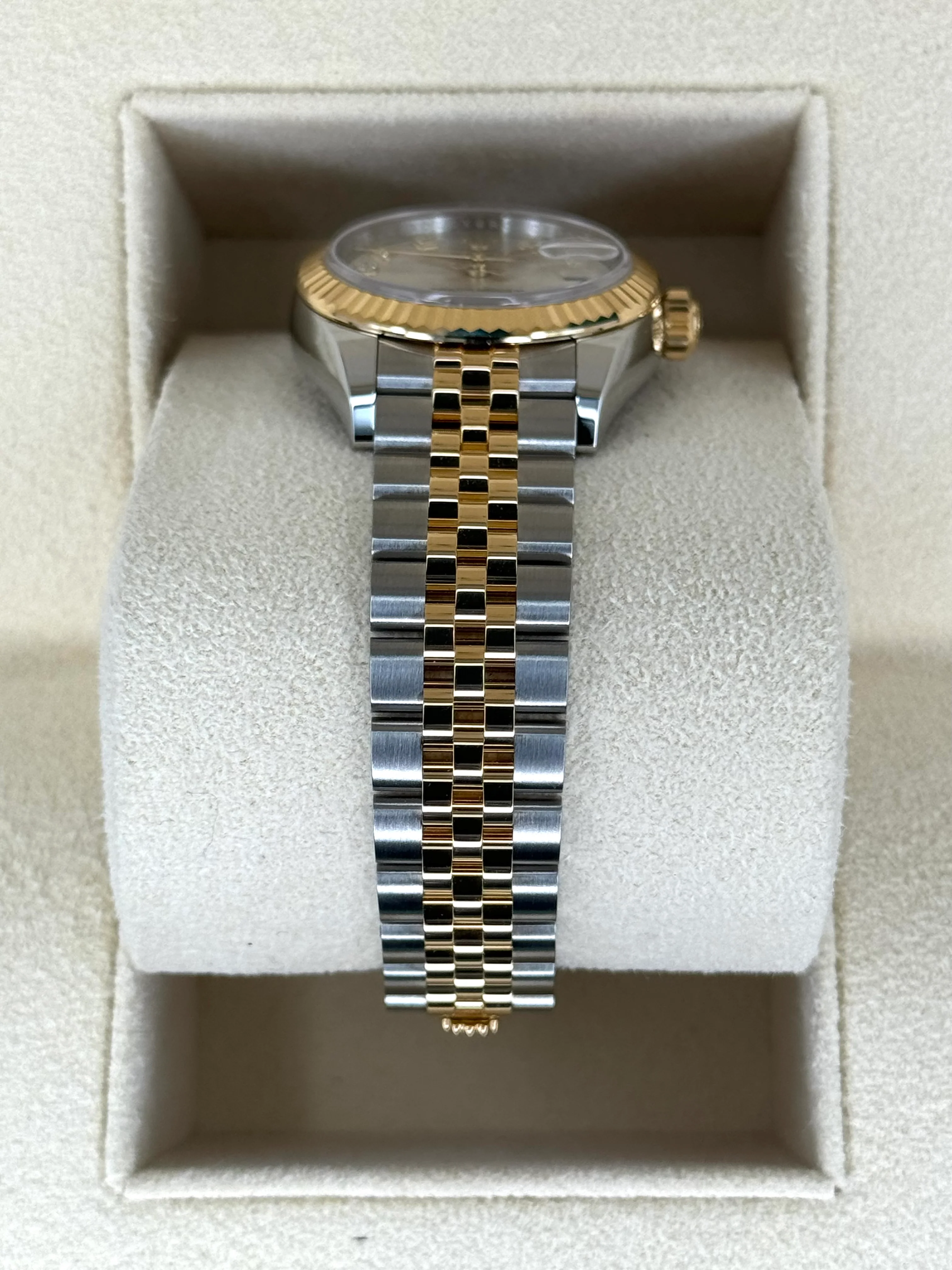 NEW 2024 Rolex Lady Datejust 28mm 279173 Jubilee Silver Diamond Dial - Image 3