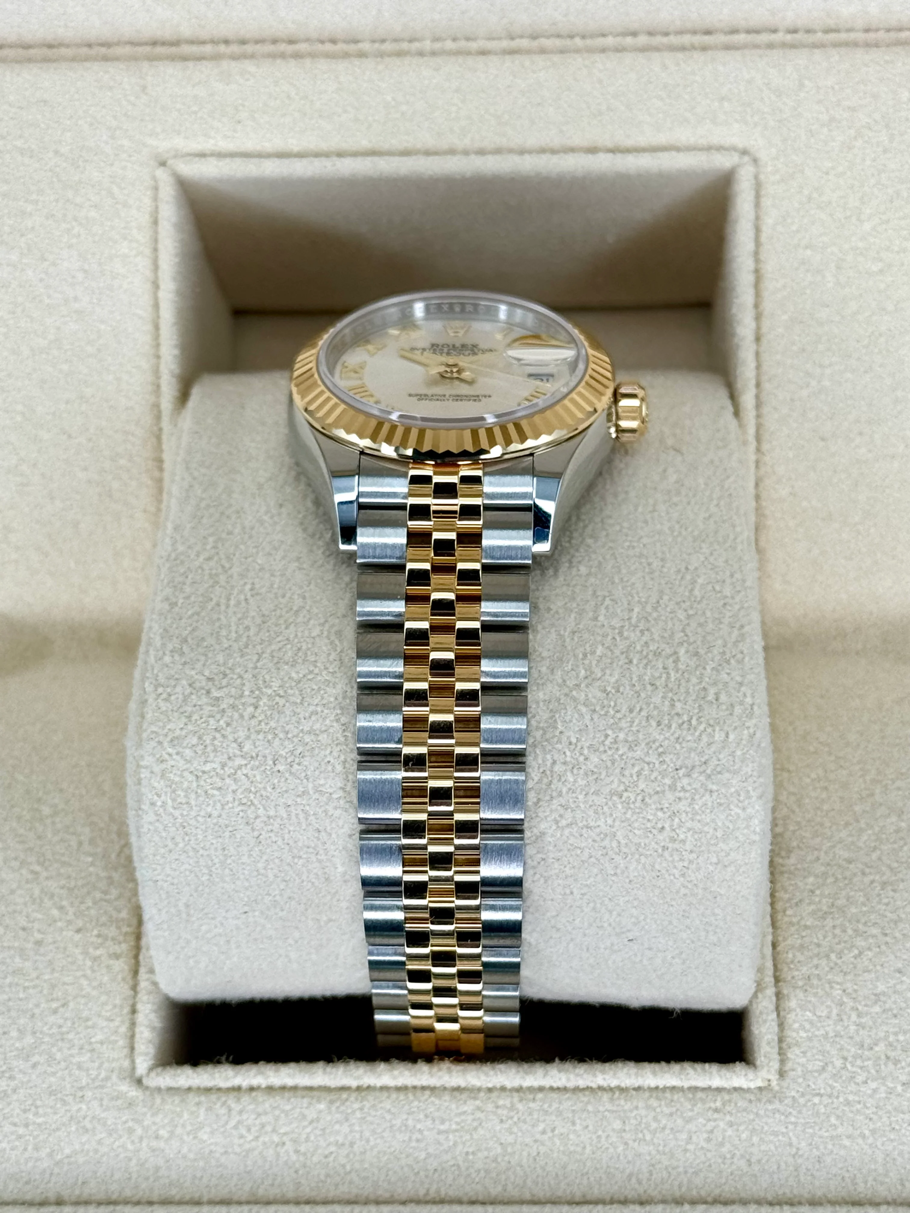 NEW 2025 Rolex Lady Datejust 28mm 279173 Two-Tone Jubilee Silver Dial - Image 3