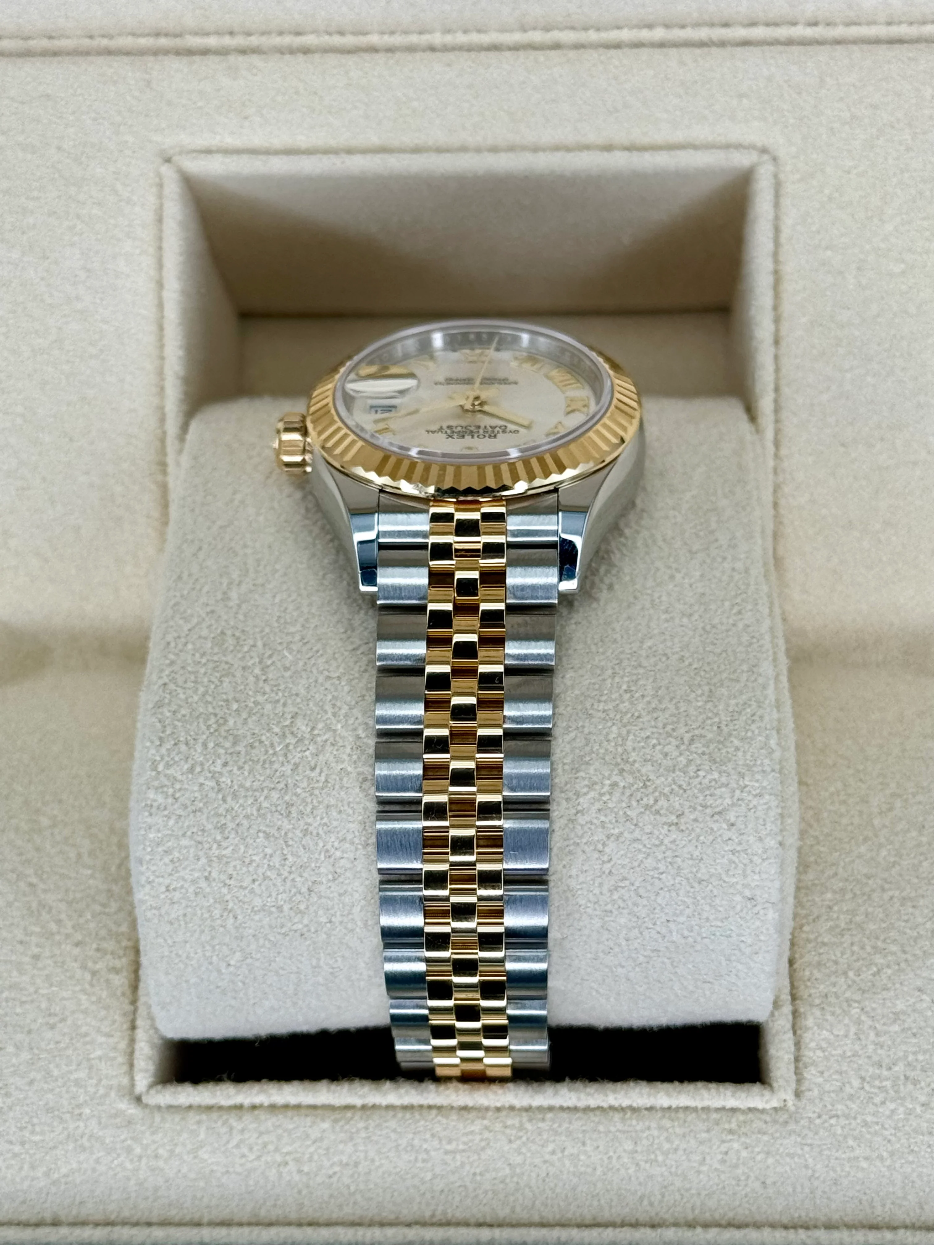 NEW 2025 Rolex Lady Datejust 28mm 279173 Two-Tone Jubilee Silver Dial - Image 4
