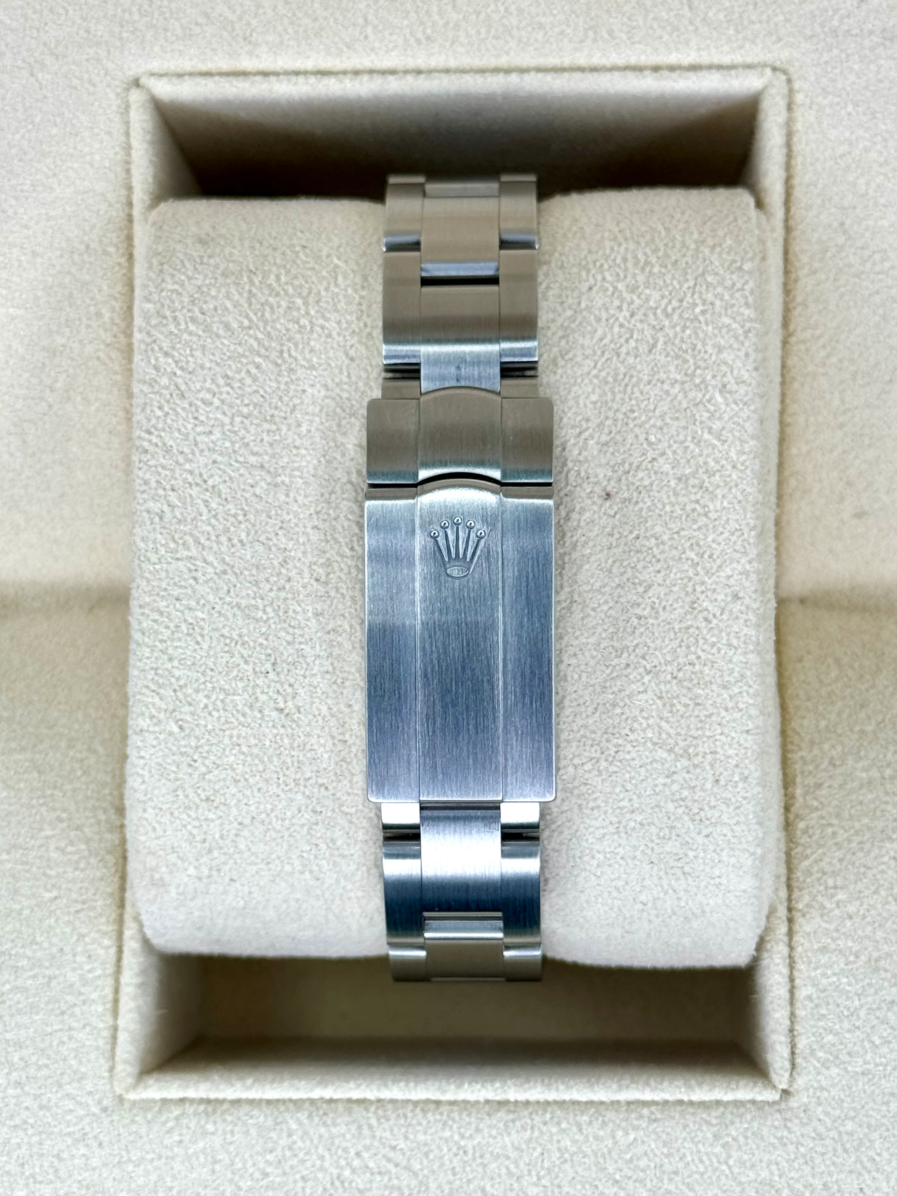 NEW 2024 Rolex Oyster Perpetual 28mm 276200 Silver Dial - Image 2