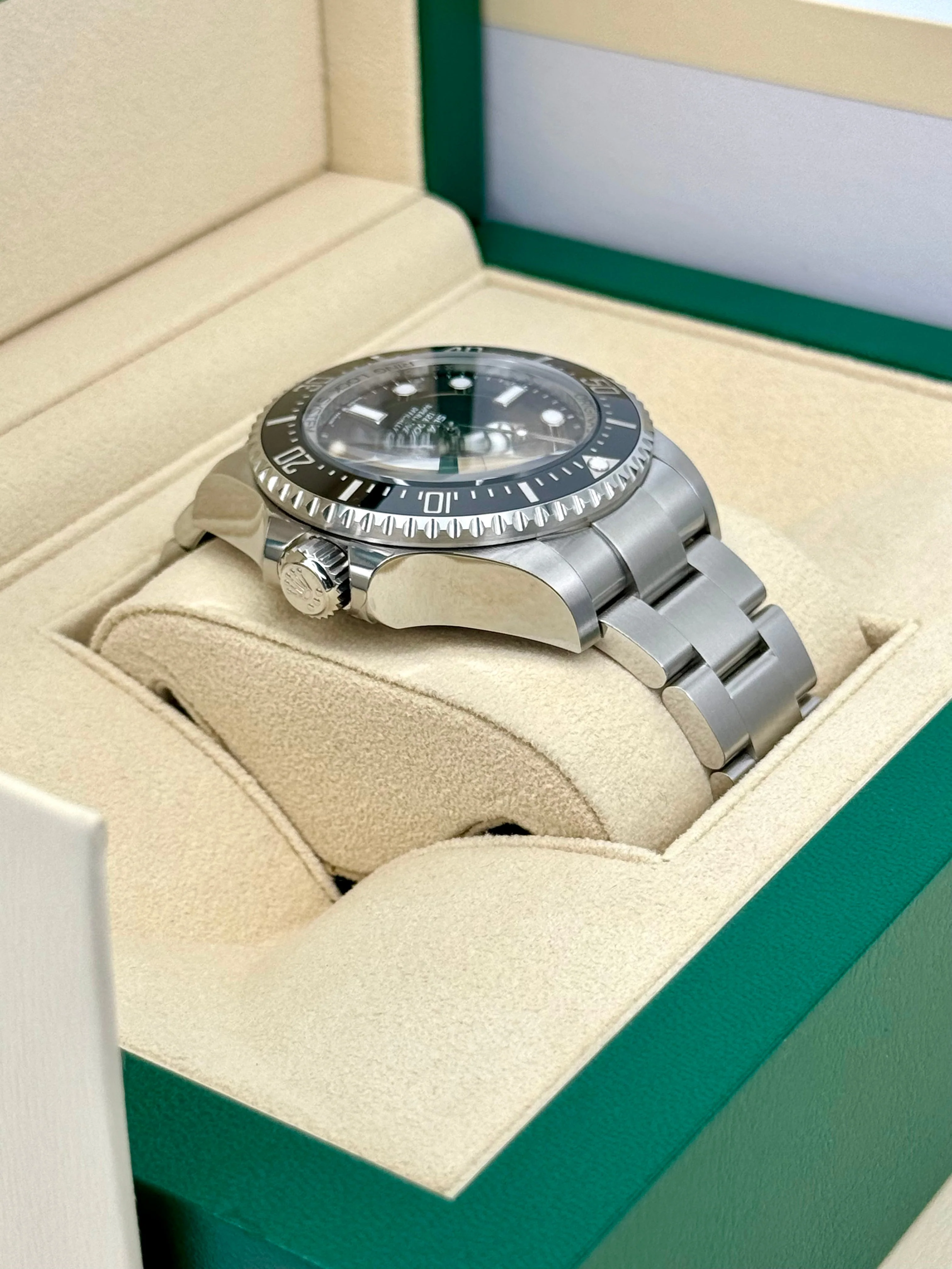 NEW 2024 Rolex Deepsea 44mm 136660 Stainless Steel Black Dial - Image 8