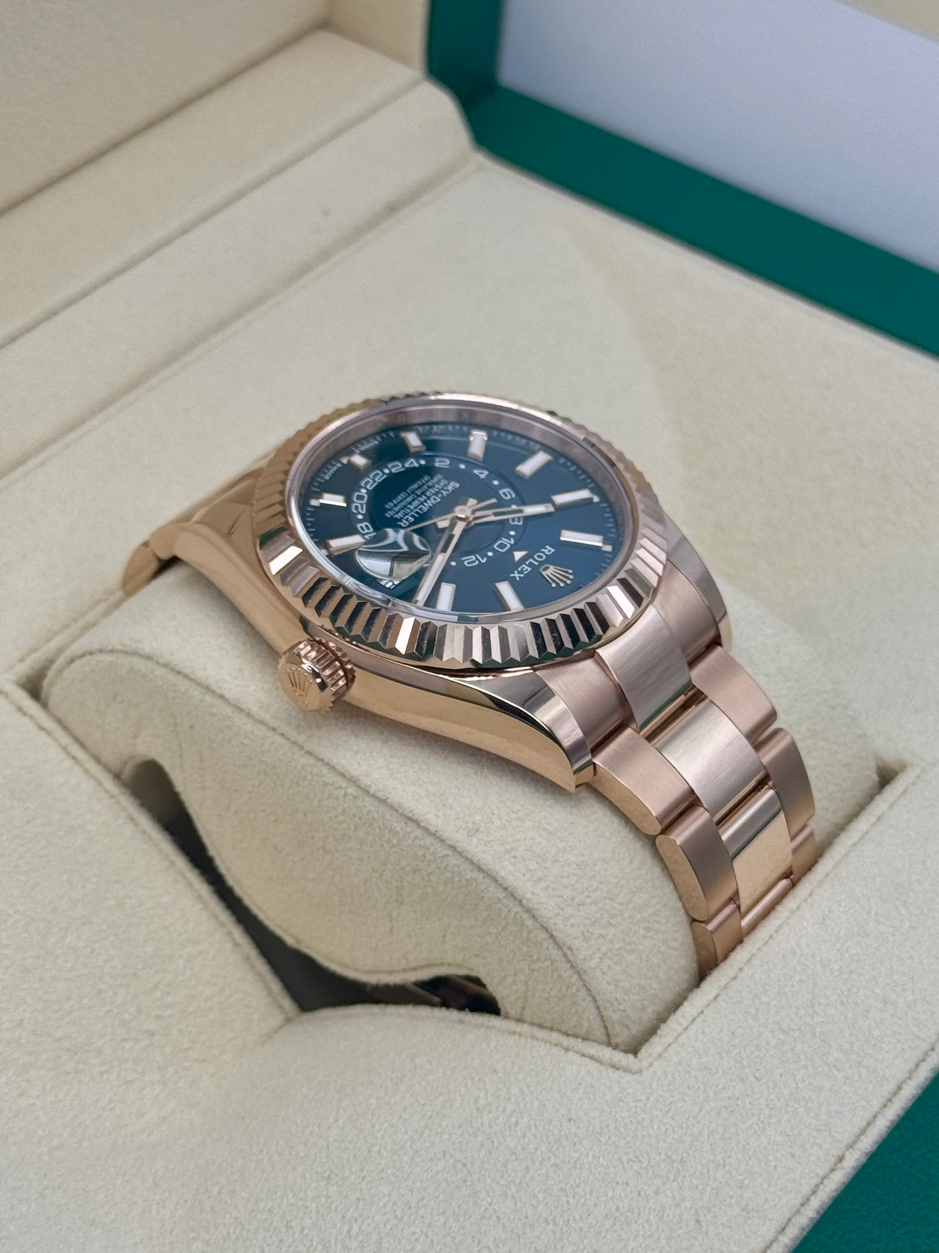 NEW 2024 Rolex Sky-Dweller 42mm 336935 Rose Gold Blue Dial - Image 8