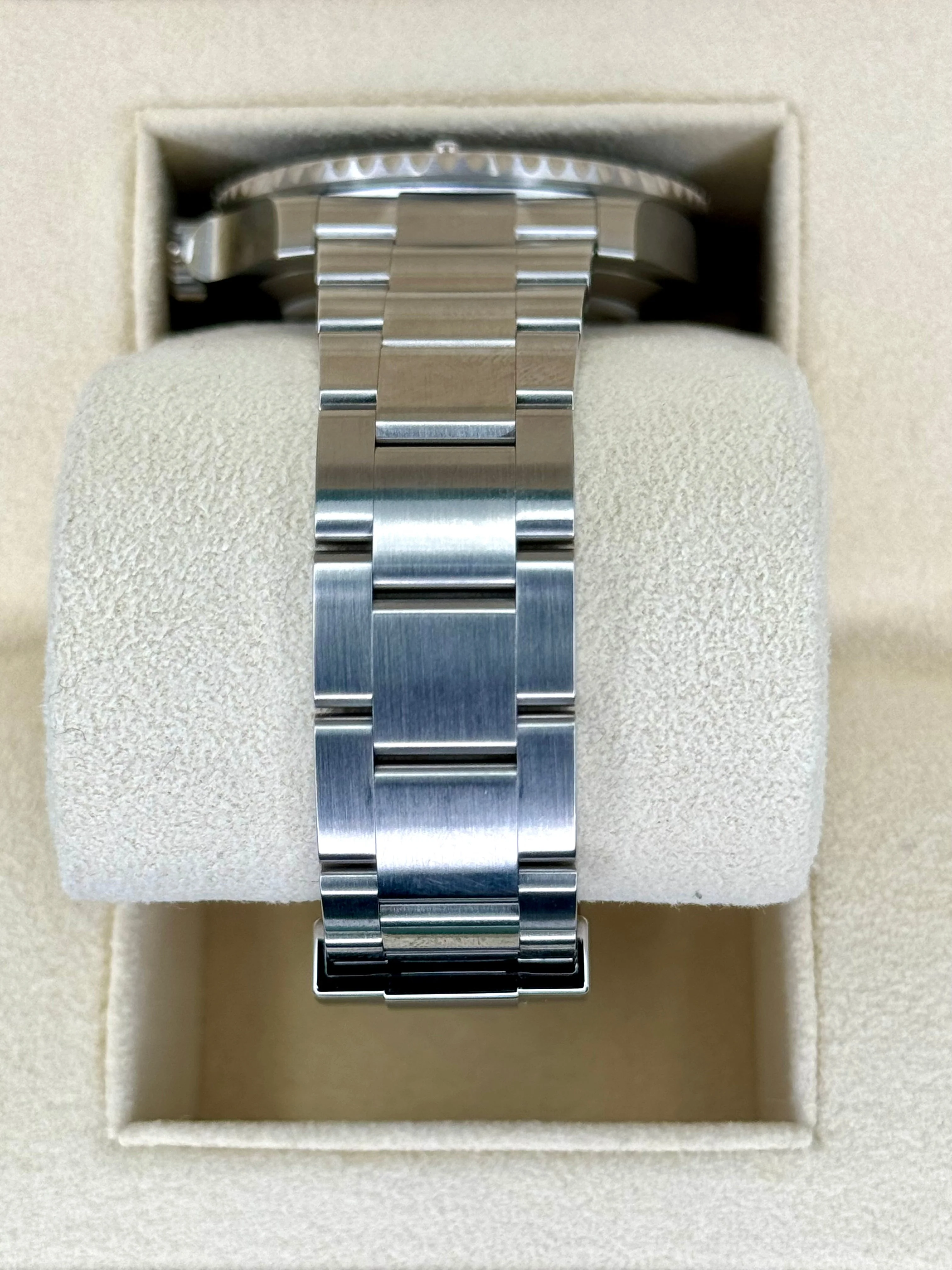 NEW 2024 Rolex Submariner 41mm 124060 Stainless Steel Black Dial - Image 4