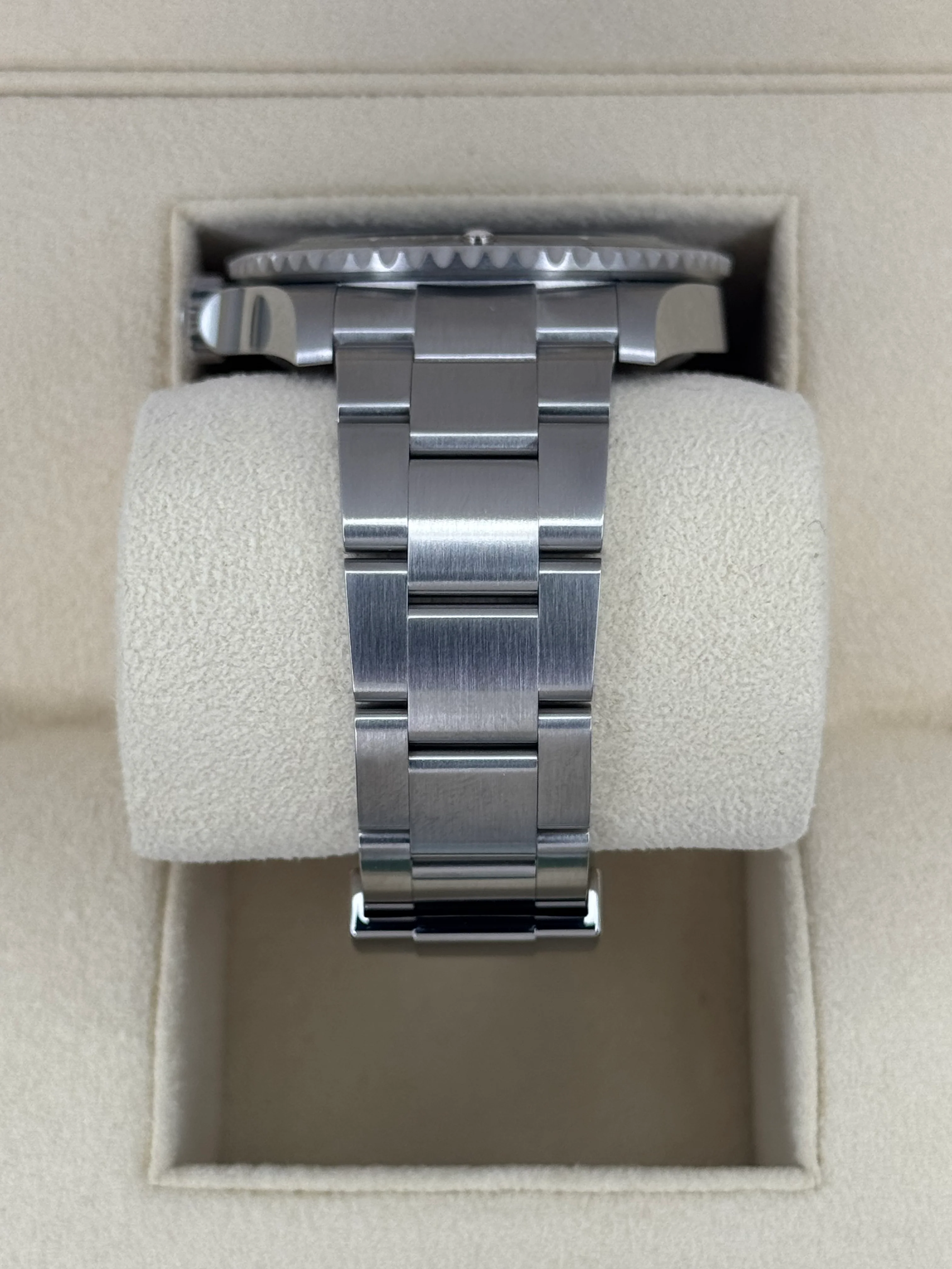 NEW 2024 Rolex Submariner 41mm 124060 Stainless Steel Black Dial - Image 4