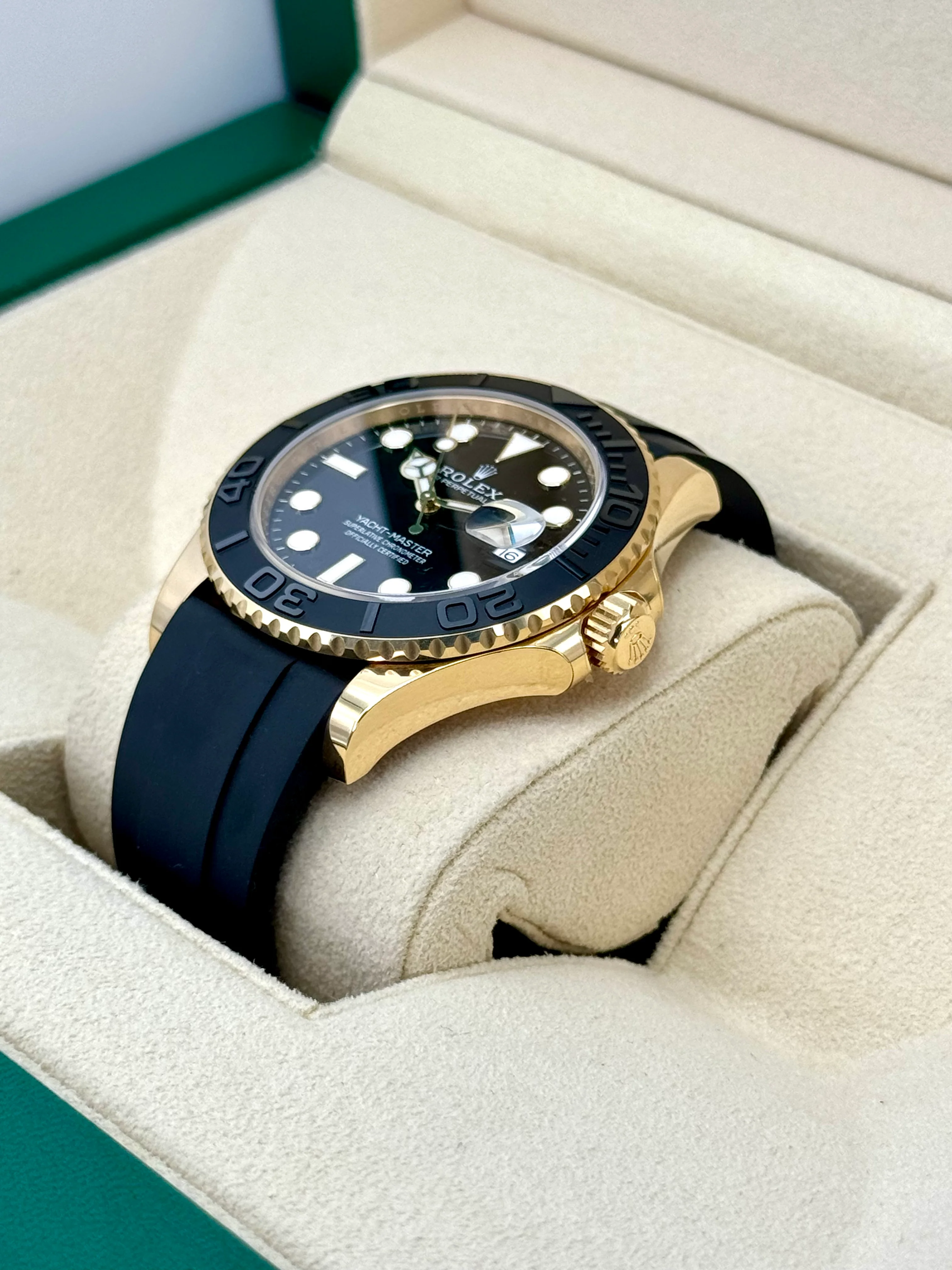 NEW 2024 Rolex Yacht-Master 42mm 226658 Gold Oysterflex Black Dial - Image 6