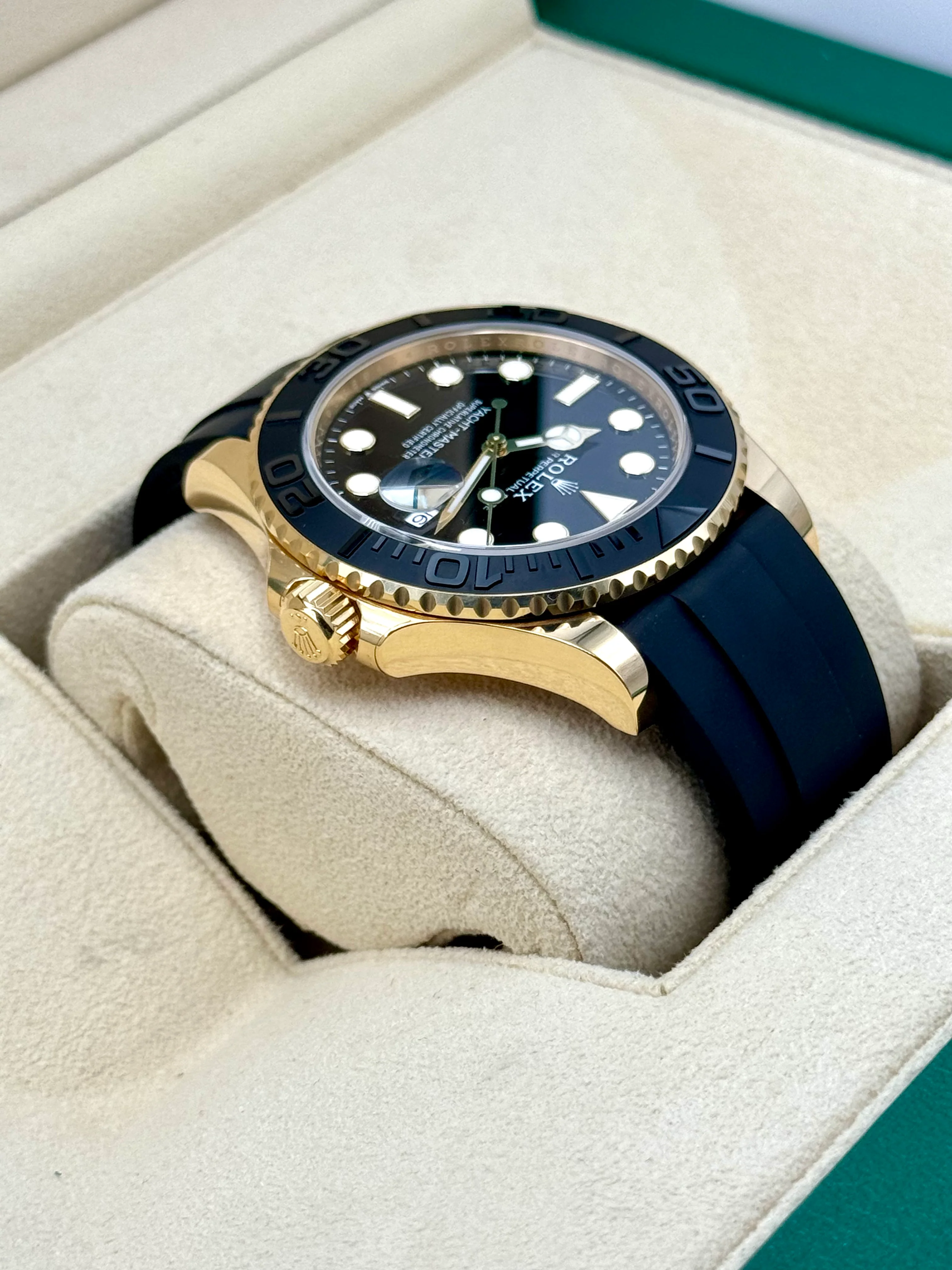 NEW 2024 Rolex Yacht-Master 42mm 226658 Gold Oysterflex Black Dial - Image 8