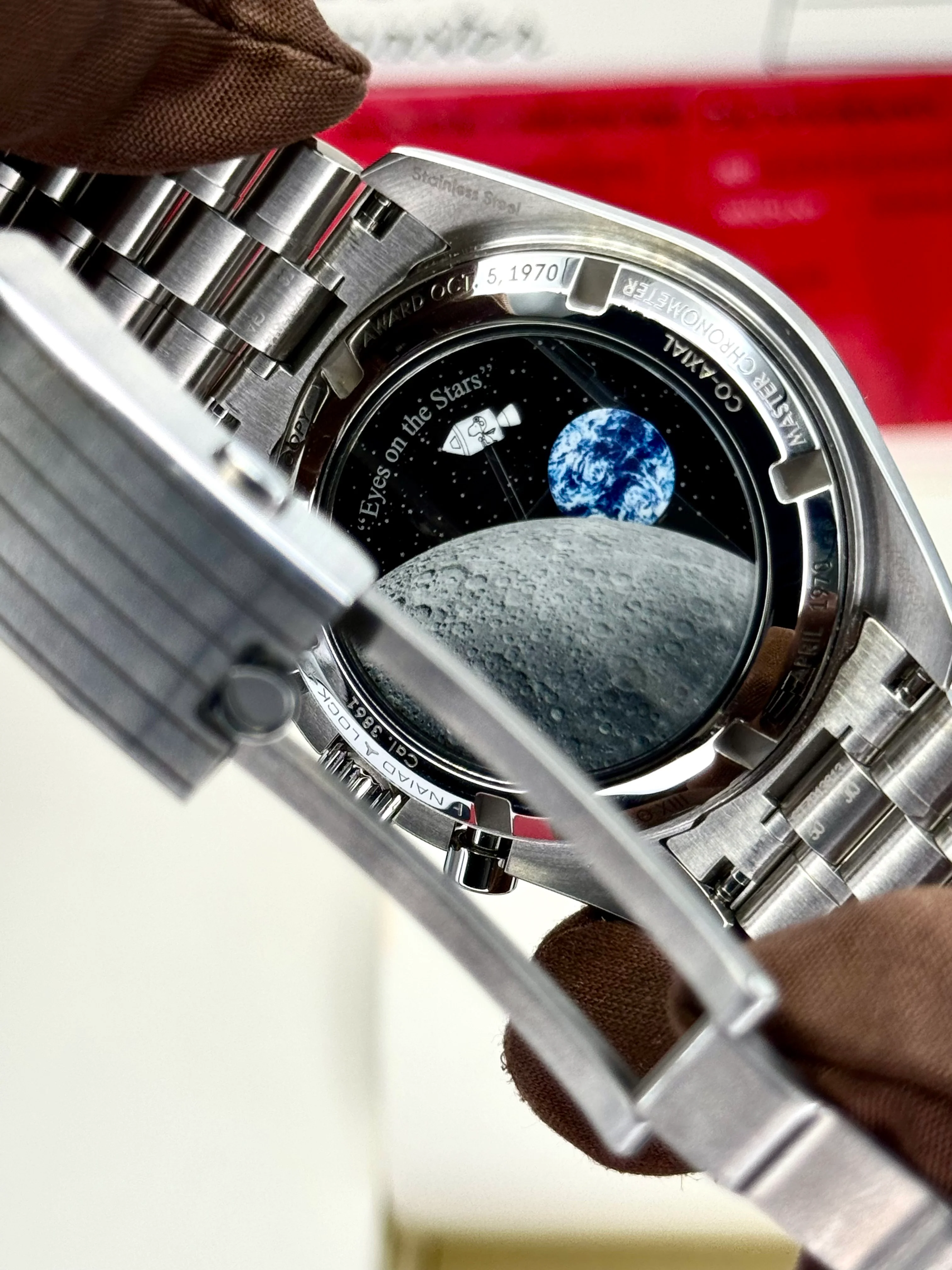 NEW 2024 Omega Speedmaster Silver Snoopy Award 310.32.42.50.02.001 - Image 11
