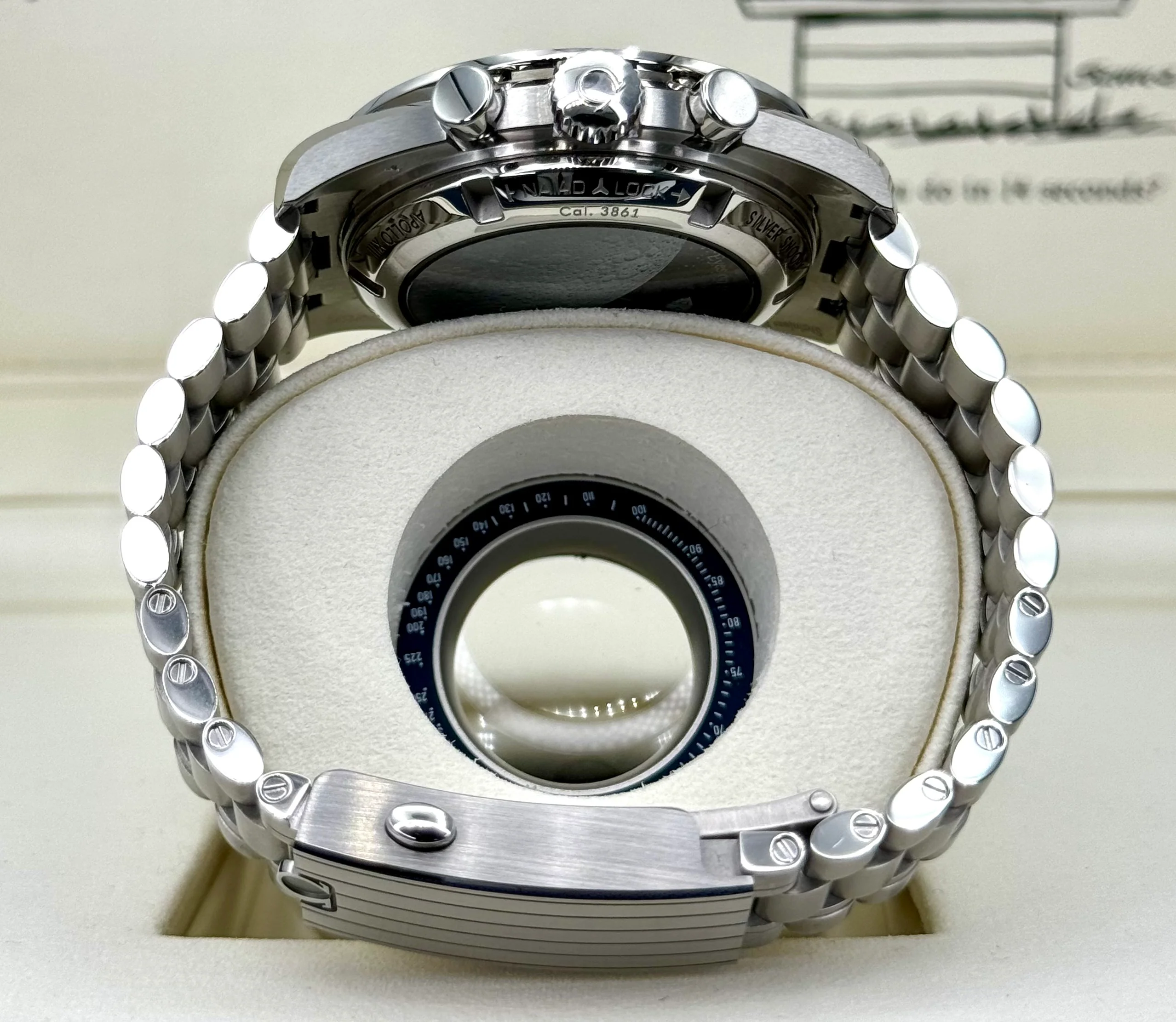 NEW 2024 Omega Speedmaster Silver Snoopy Award 310.32.42.50.02.001 - Image 9