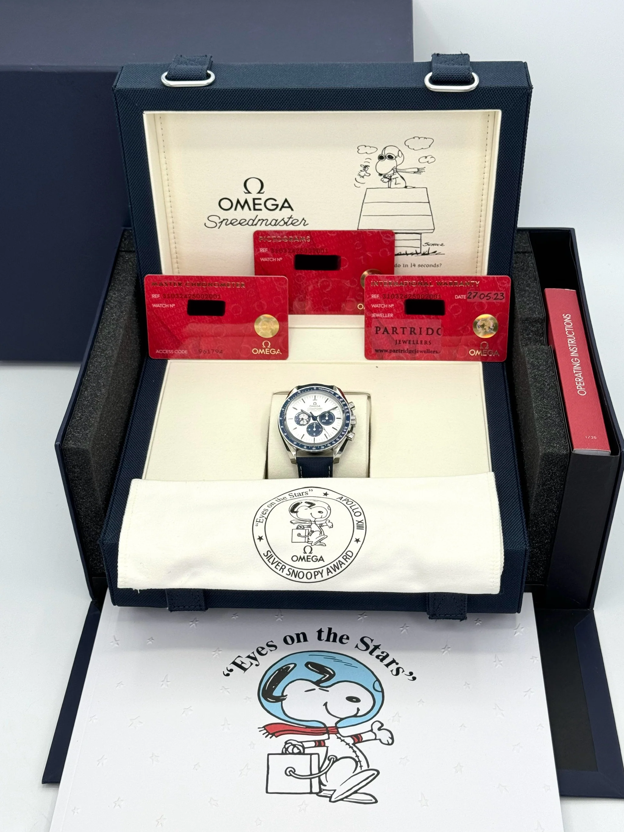 NEW 2024 Omega Speedmaster Silver Snoopy Award 310.32.42.50.02.001 - Image 14