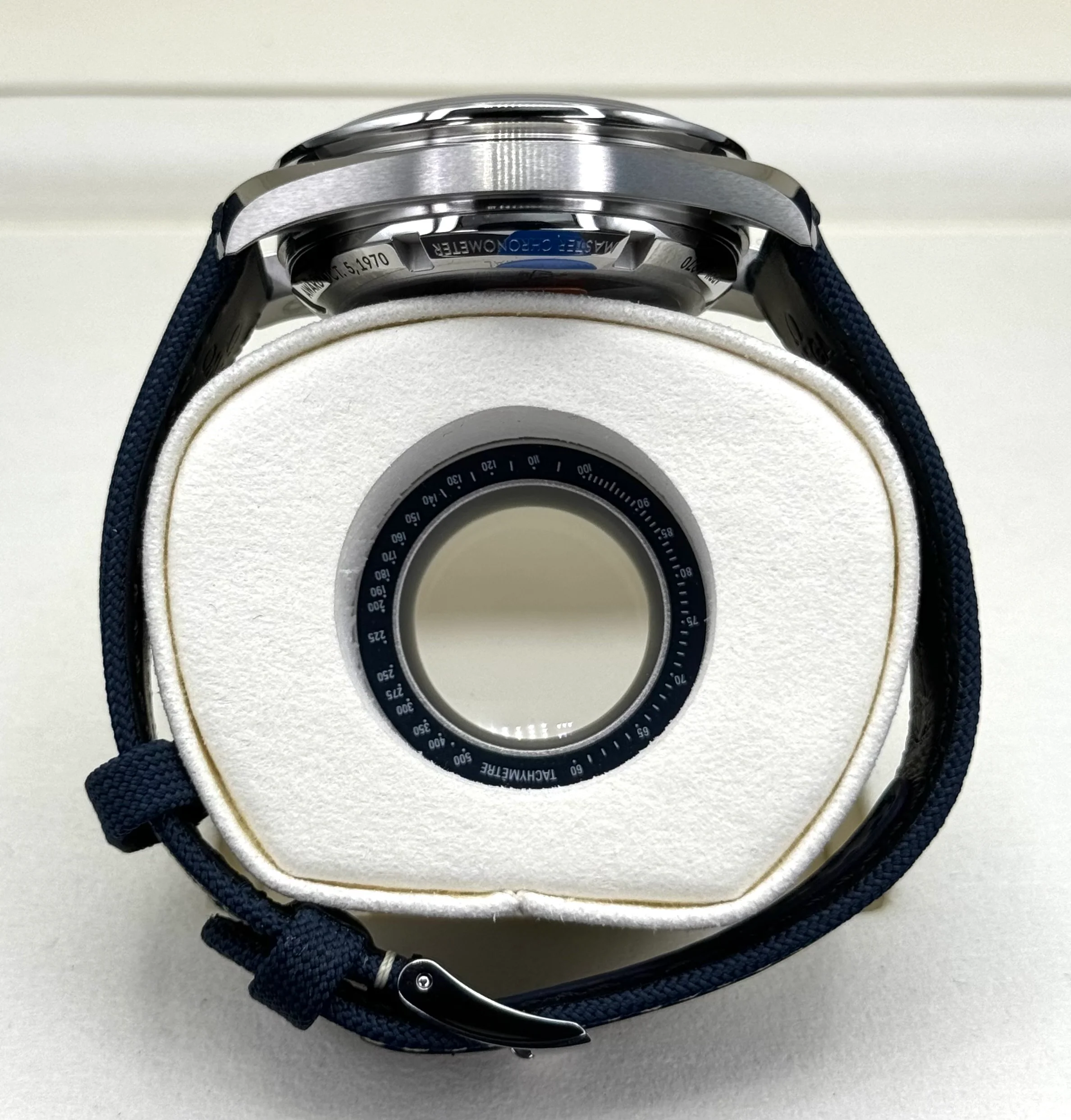 NEW 2024 Omegas Speedmaster Silver Snoopy Award 310.32.42.50.02.001 - Image 10