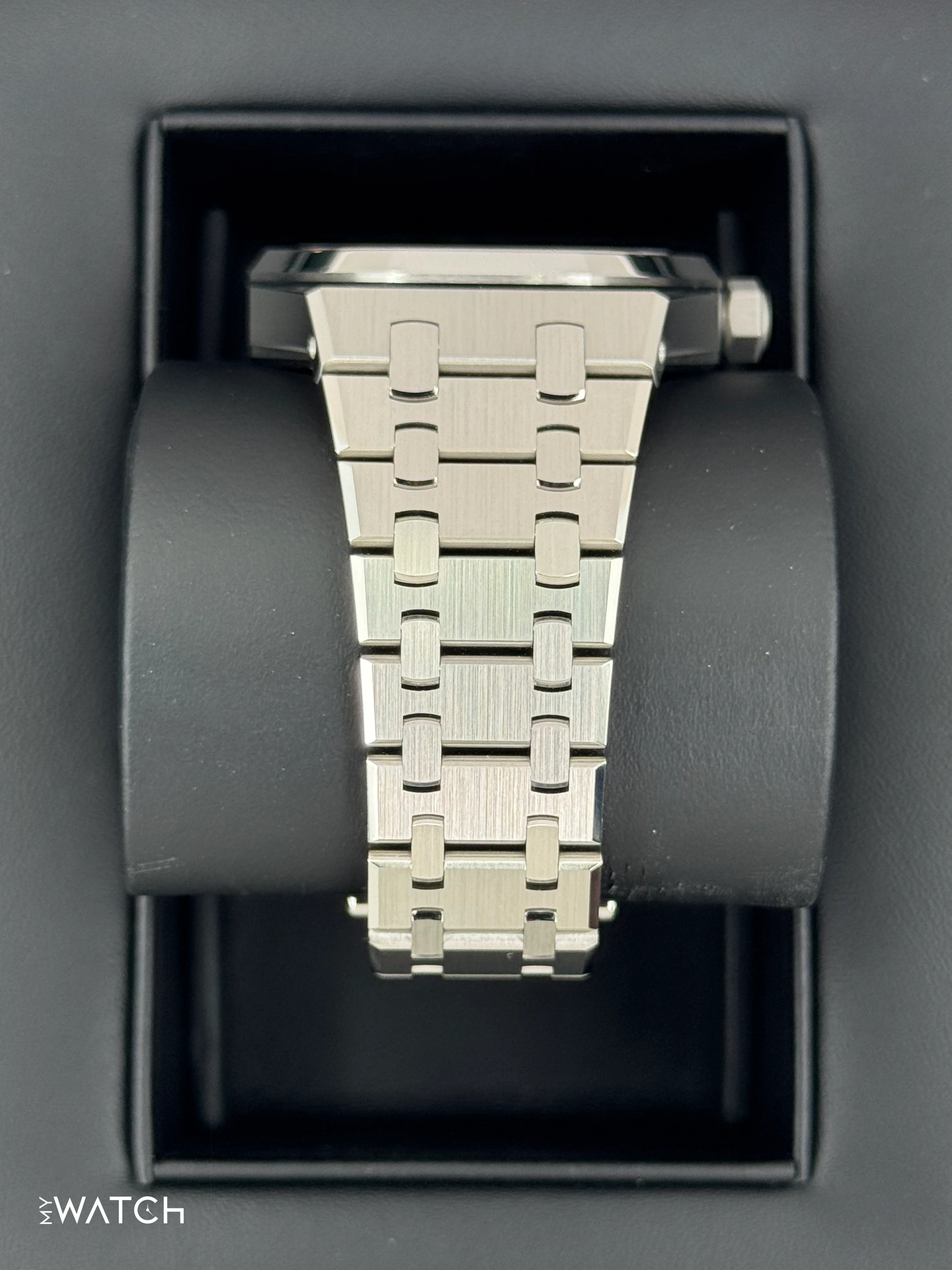NEW 2025 Audemars Piguet Royal Oak 37mm 15551ST Stainless Steel Blue Dial - Image 3