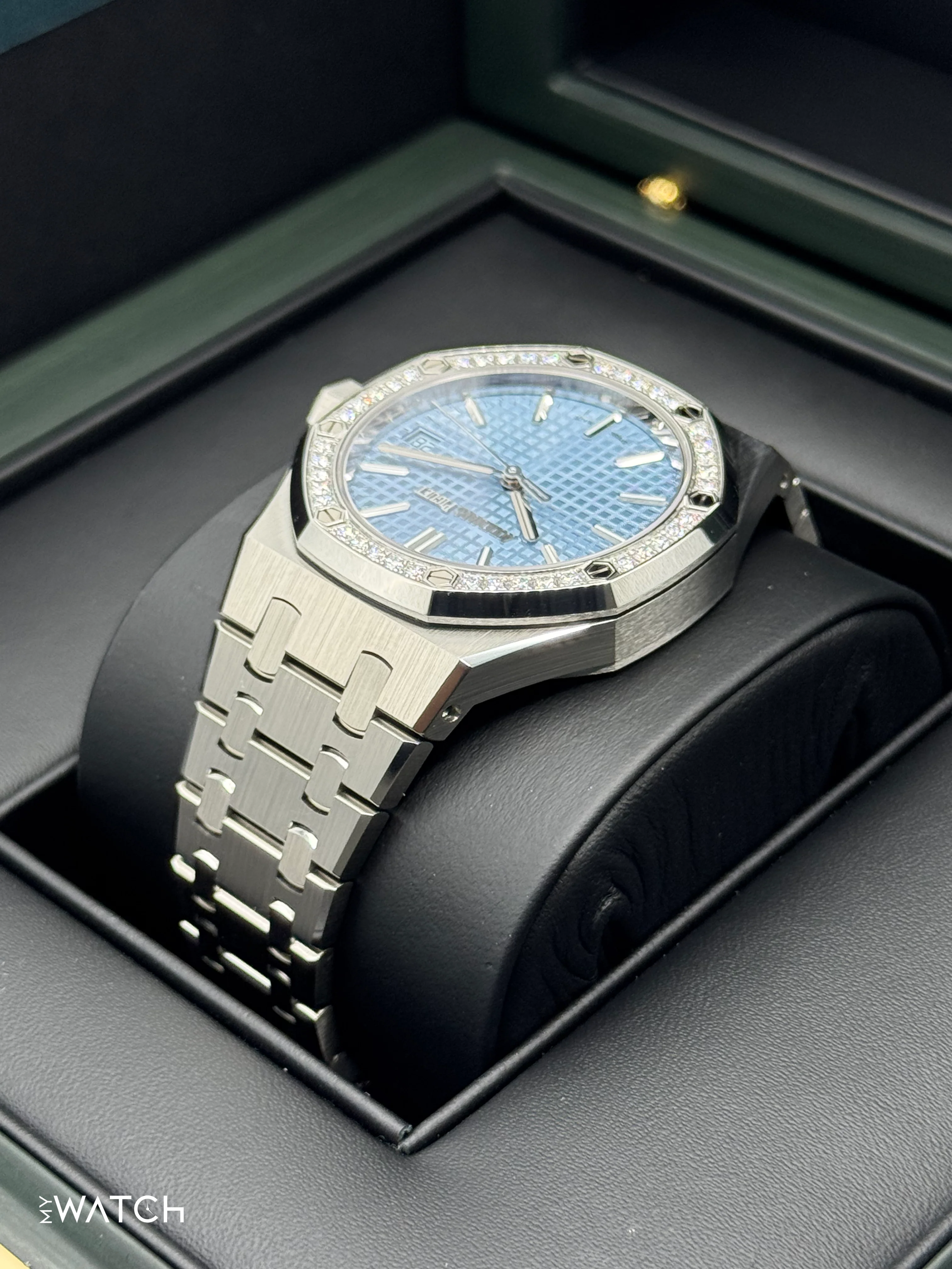 NEW 2025 Audemars Piguet Royal Oak 37mm 15551ST Stainless Steel Blue Dial - Image 7
