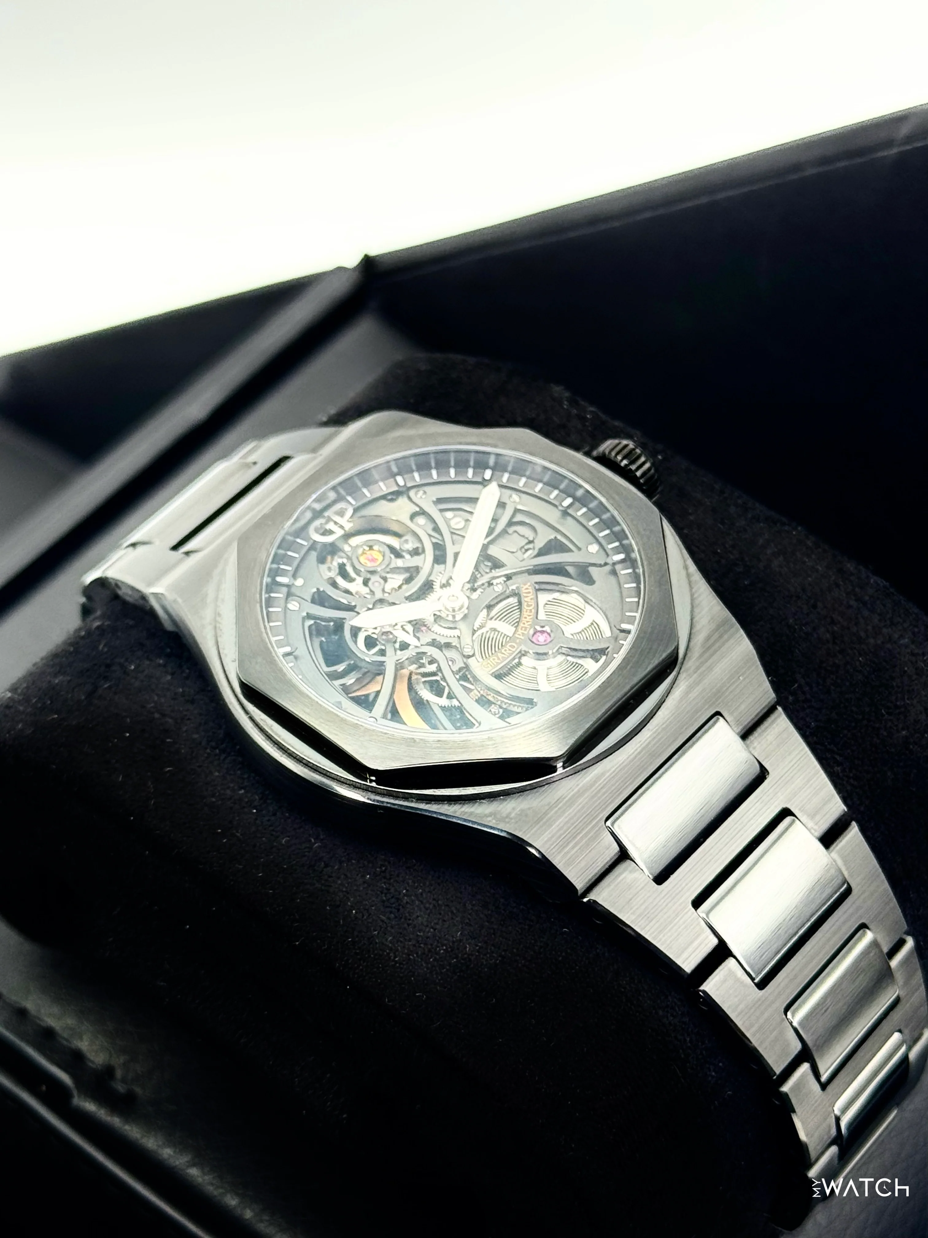 NEW 2025 Girard-Perregaux Laureato 42mm 81015-32-001-32A Black Skeleton Dial - Image 6