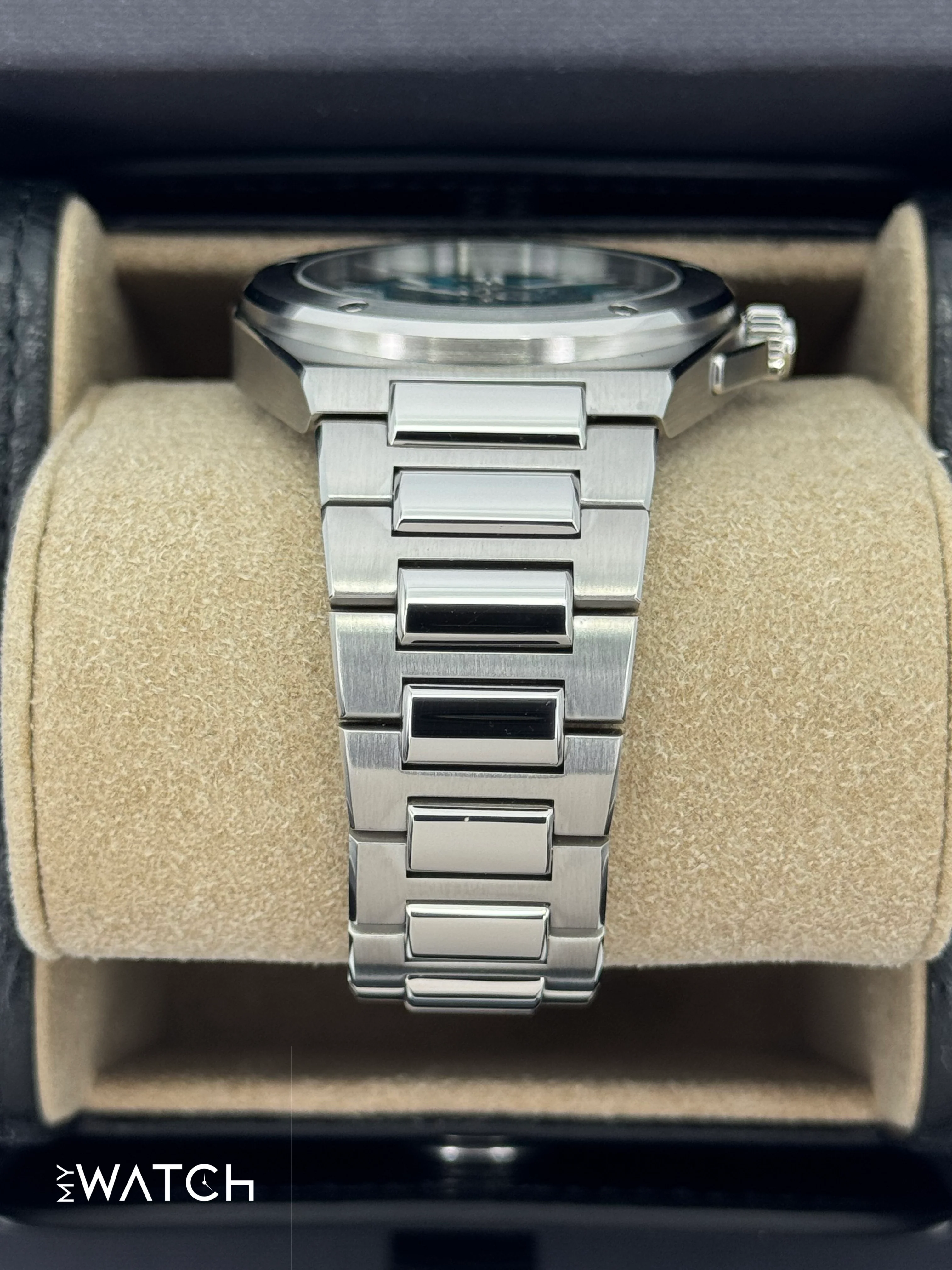 NEW 2025 IWC Ingenieur Automatic 40mm IW328903 Aqua Dial - Image 3