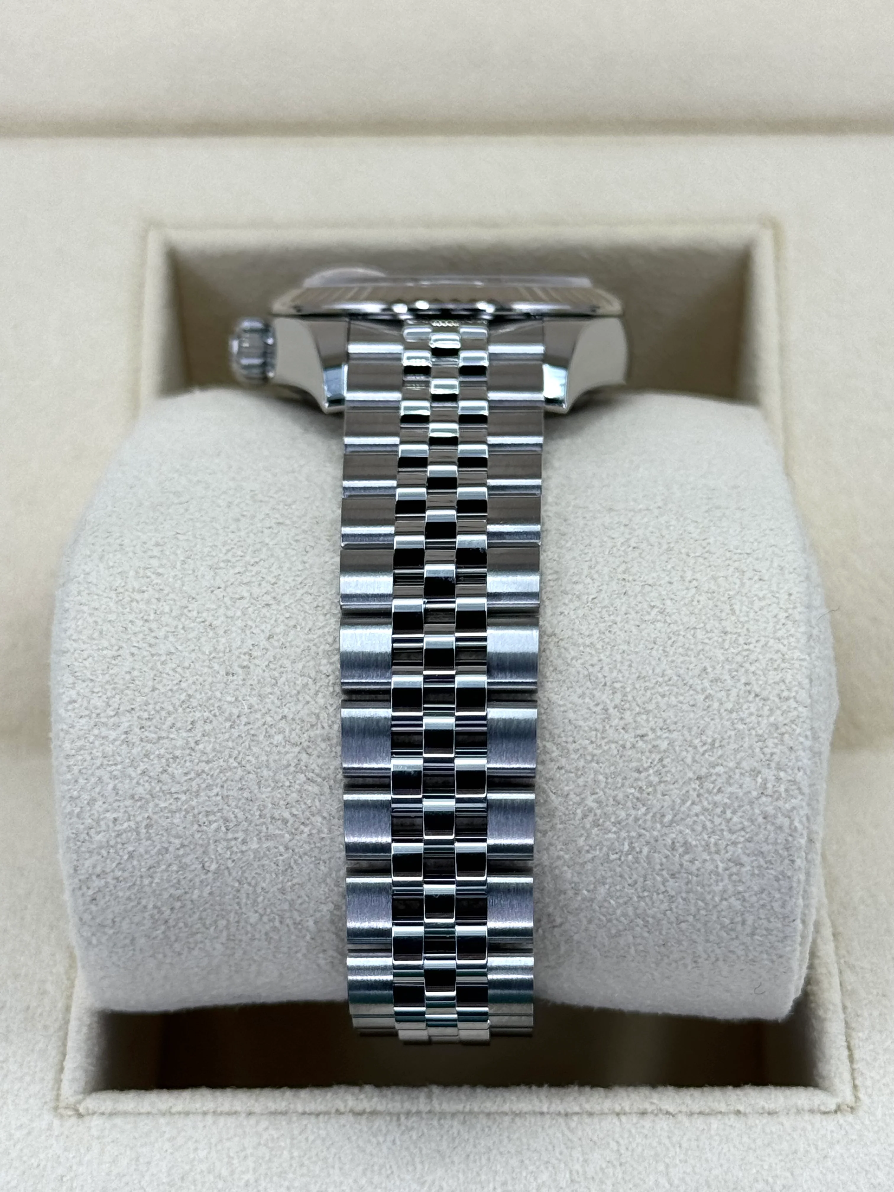NEW 2025 Lady Datejust 28mm 279174 Stainless Steel Jubilee Pink Dial - Image 4