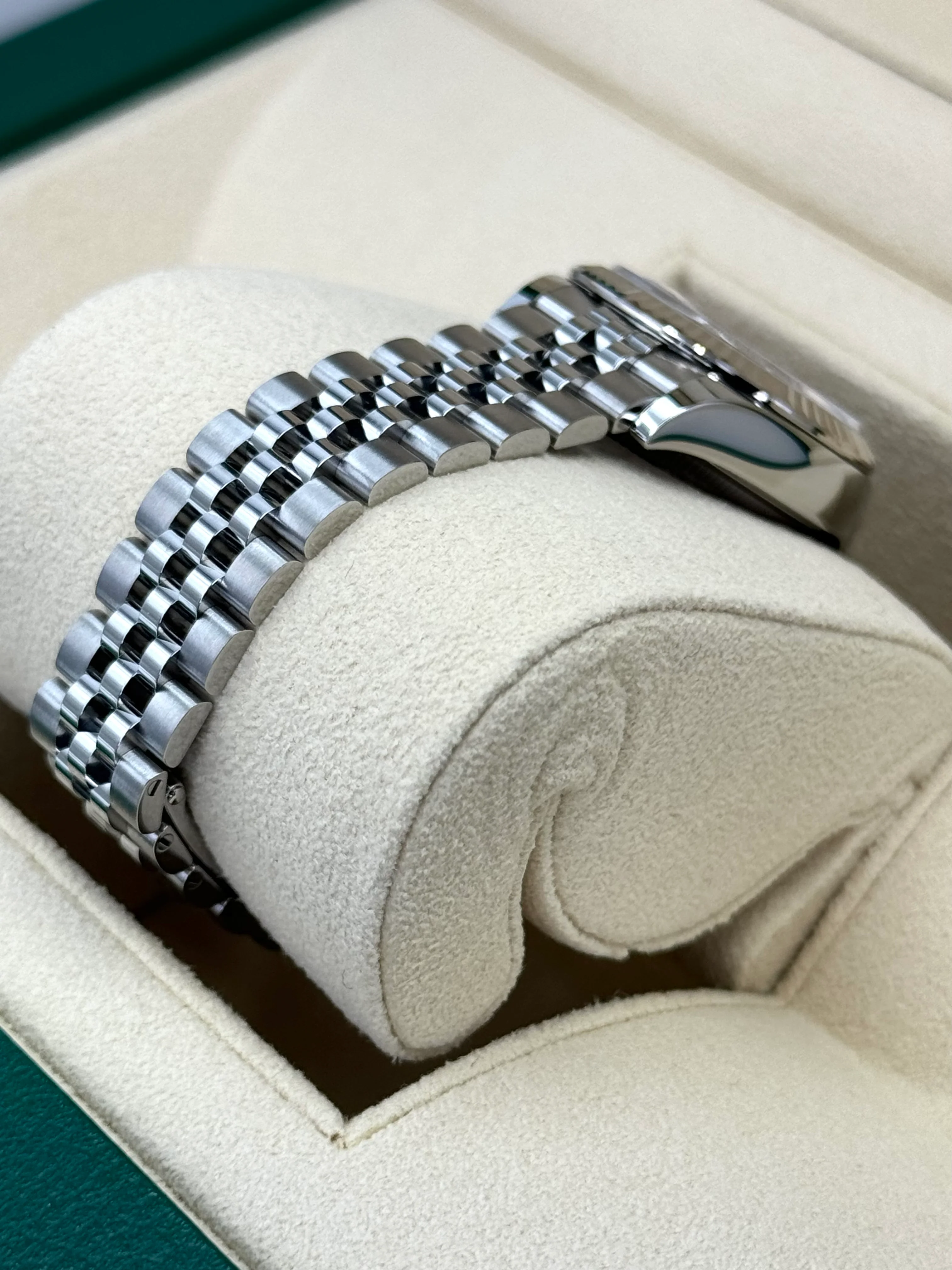 NEW 2025 Lady Datejust 28mm 279174 Stainless Steel Jubilee Pink Dial - Image 7