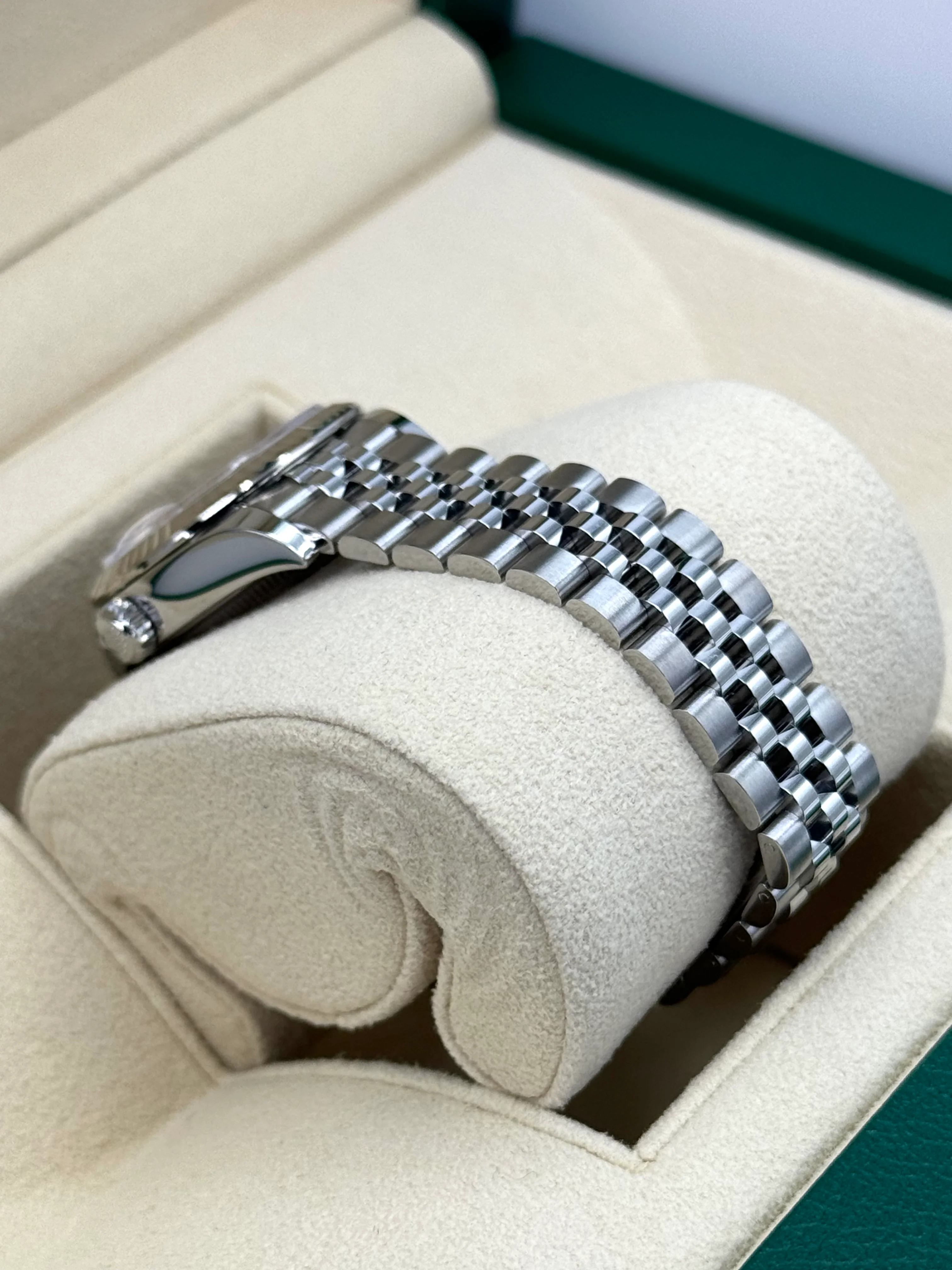 NEW 2025 Lady Datejust 28mm 279174 Stainless Steel Jubilee Pink Dial - Image 8
