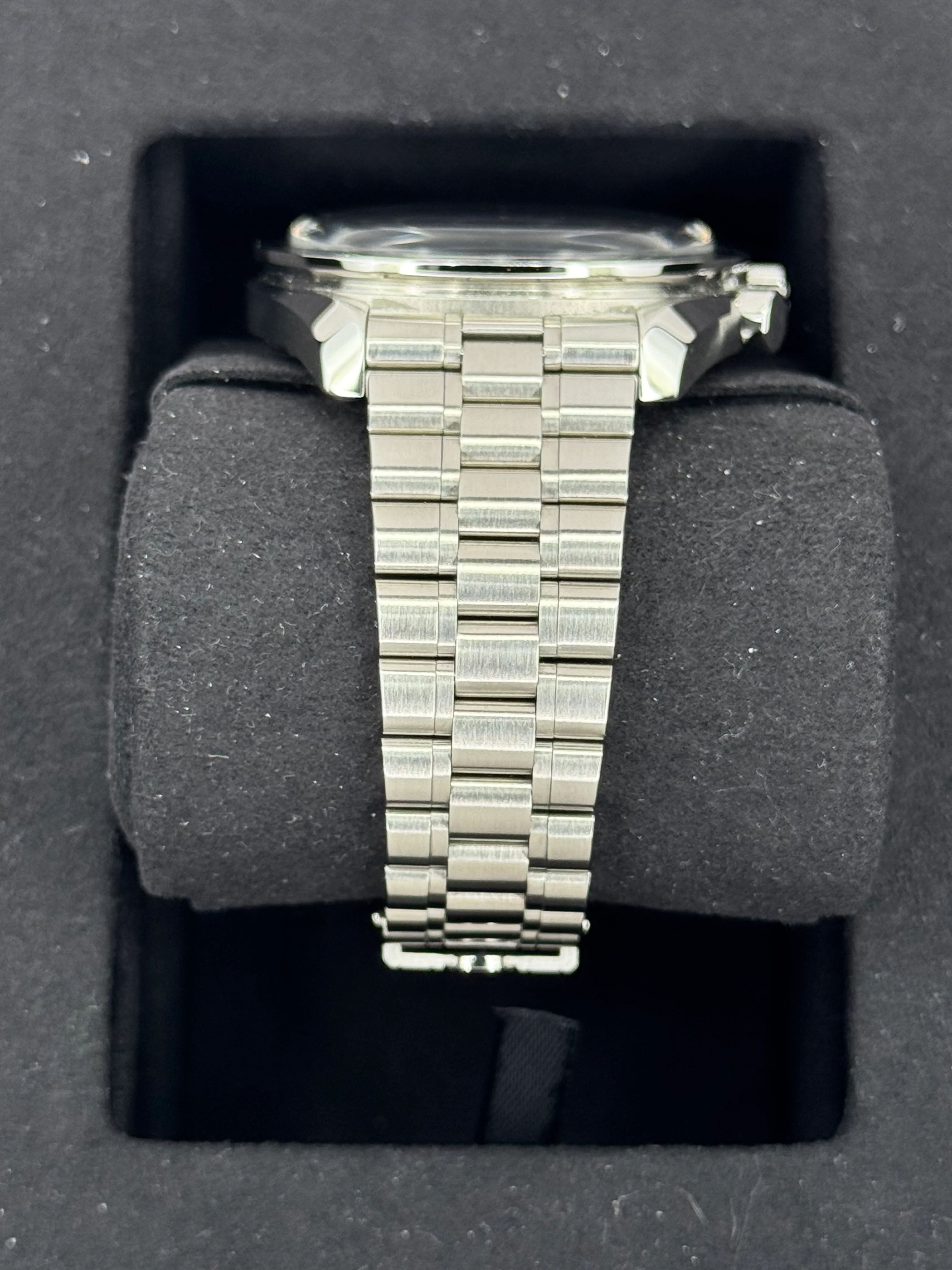 NEW 2025 Omega 42mm 310.30.42.50.01.001 Speedmaster Moonwatch - Image 3