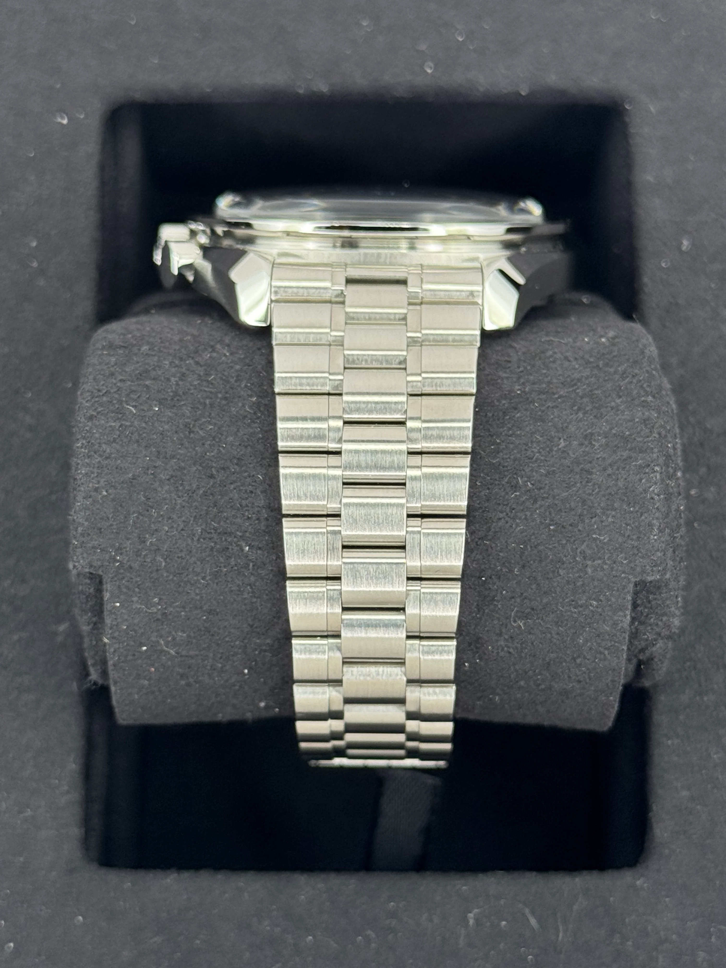 NEW 2025 Omega 42mm 310.30.42.50.01.001 Speedmaster Moonwatch - Image 4