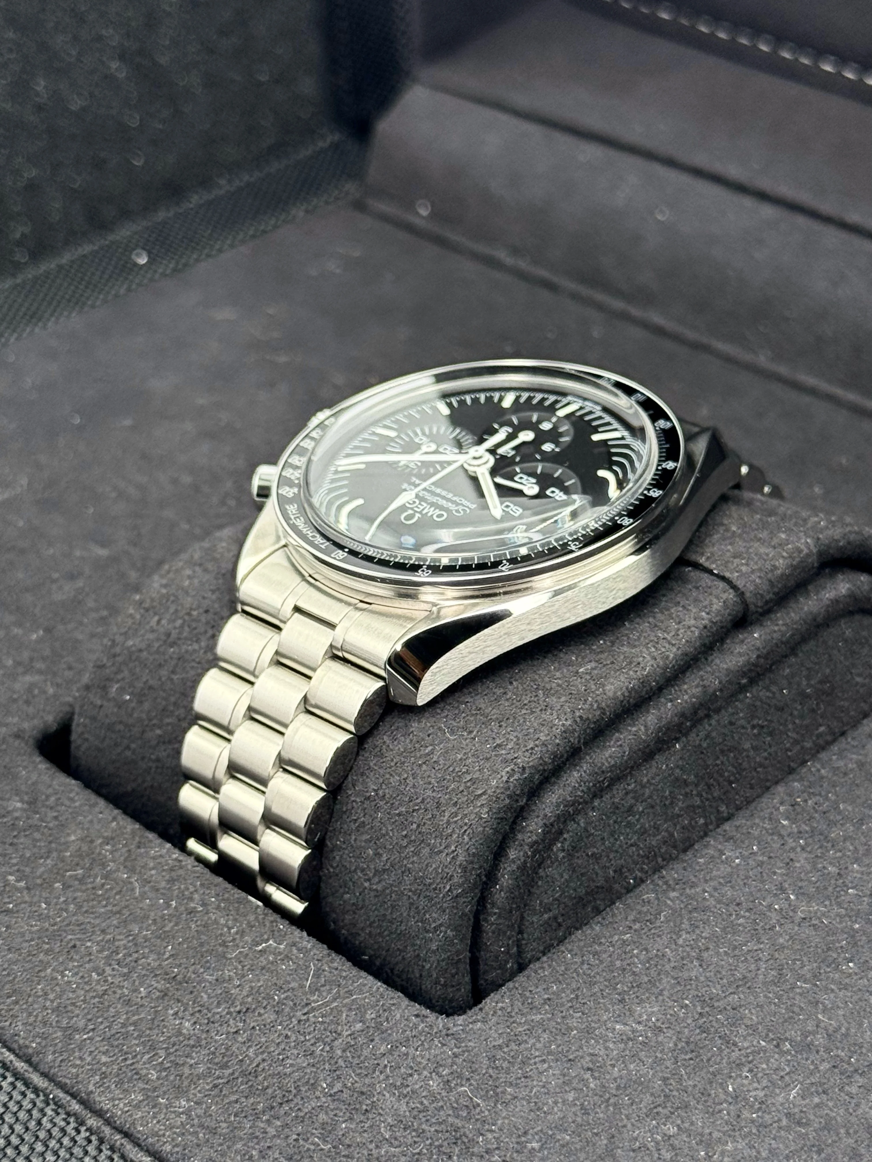 NEW 2025 Omega 42mm 310.30.42.50.01.001 Speedmaster Moonwatch - Image 7