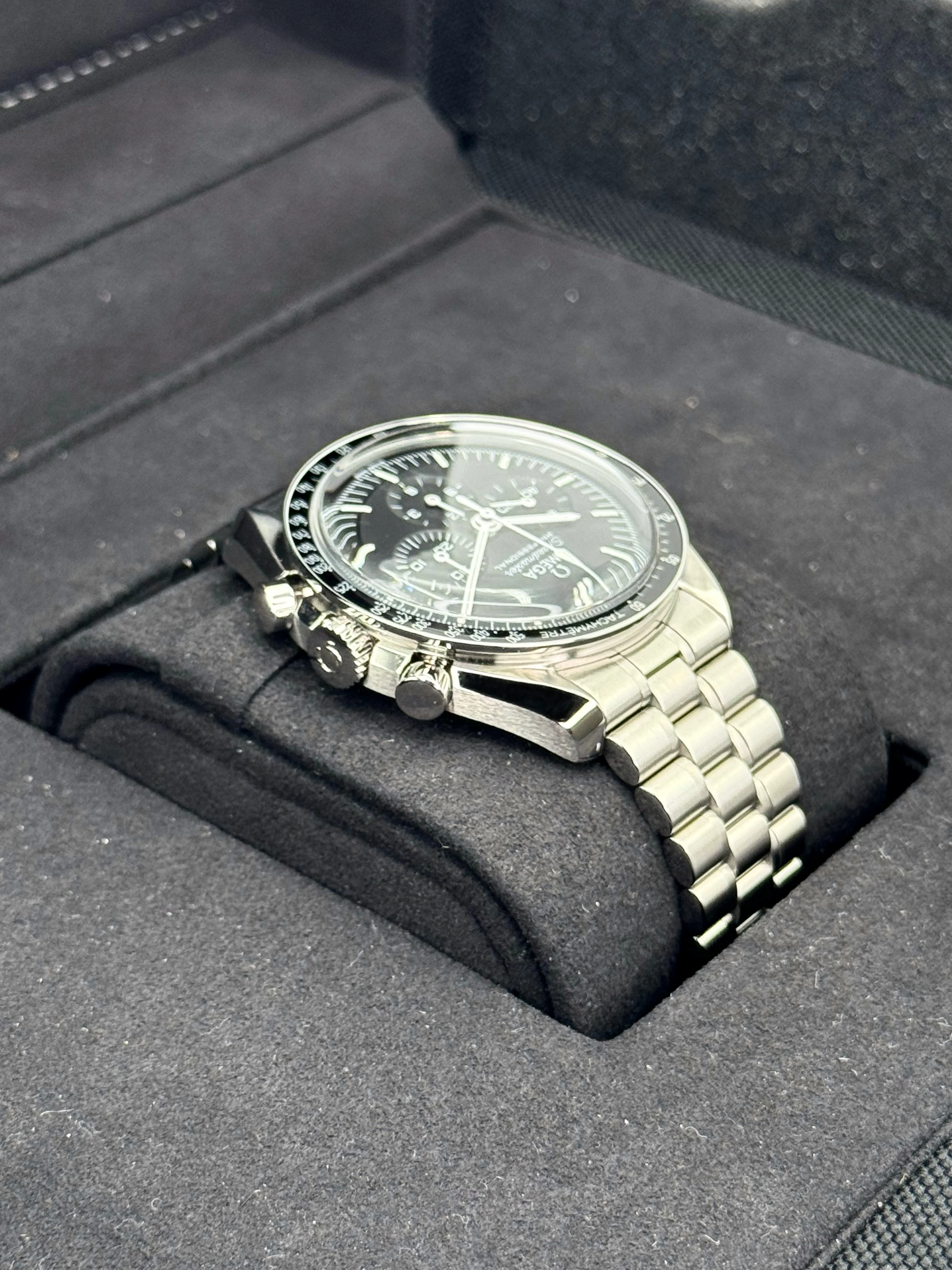NEW 2025 Omega 42mm 310.30.42.50.01.001 Speedmaster Moonwatch - Image 8