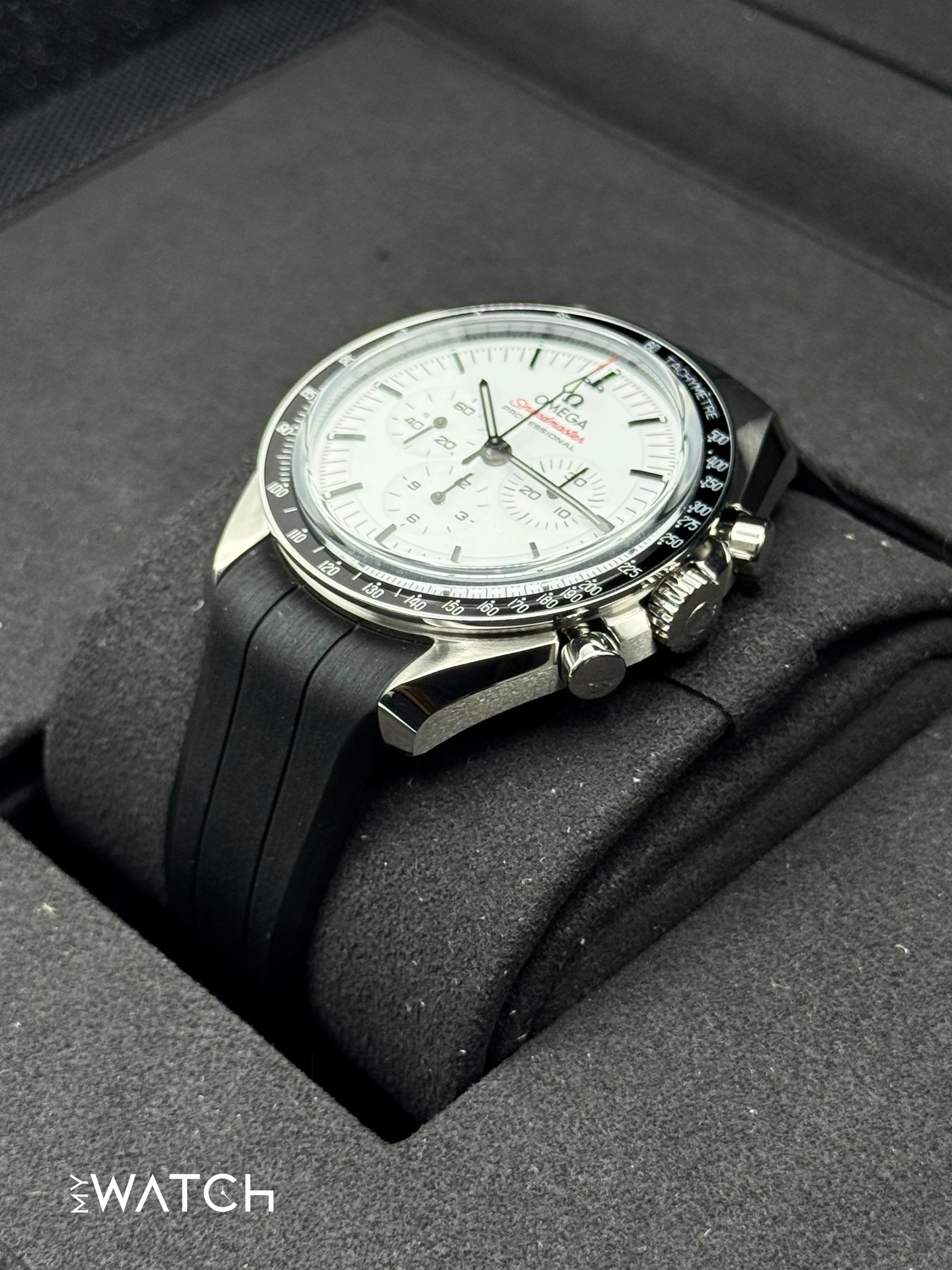 NEW 2025 Omega 42mm 310.32.42.50.04.001 Speedmaster Moonwatch Pro - Image 5