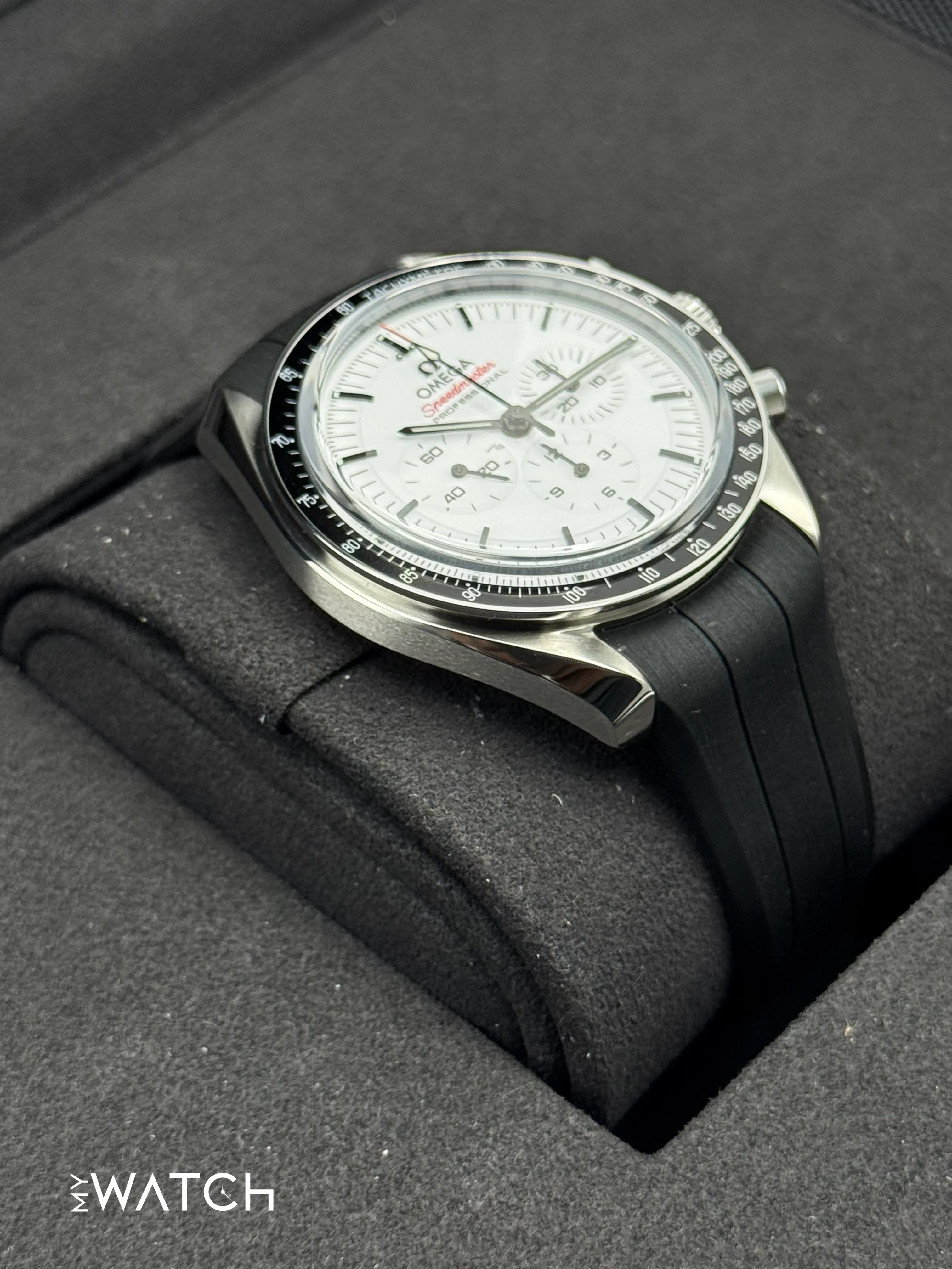 NEW 2025 Omega 42mm 310.32.42.50.04.001 Speedmaster Moonwatch Pro - Image 6