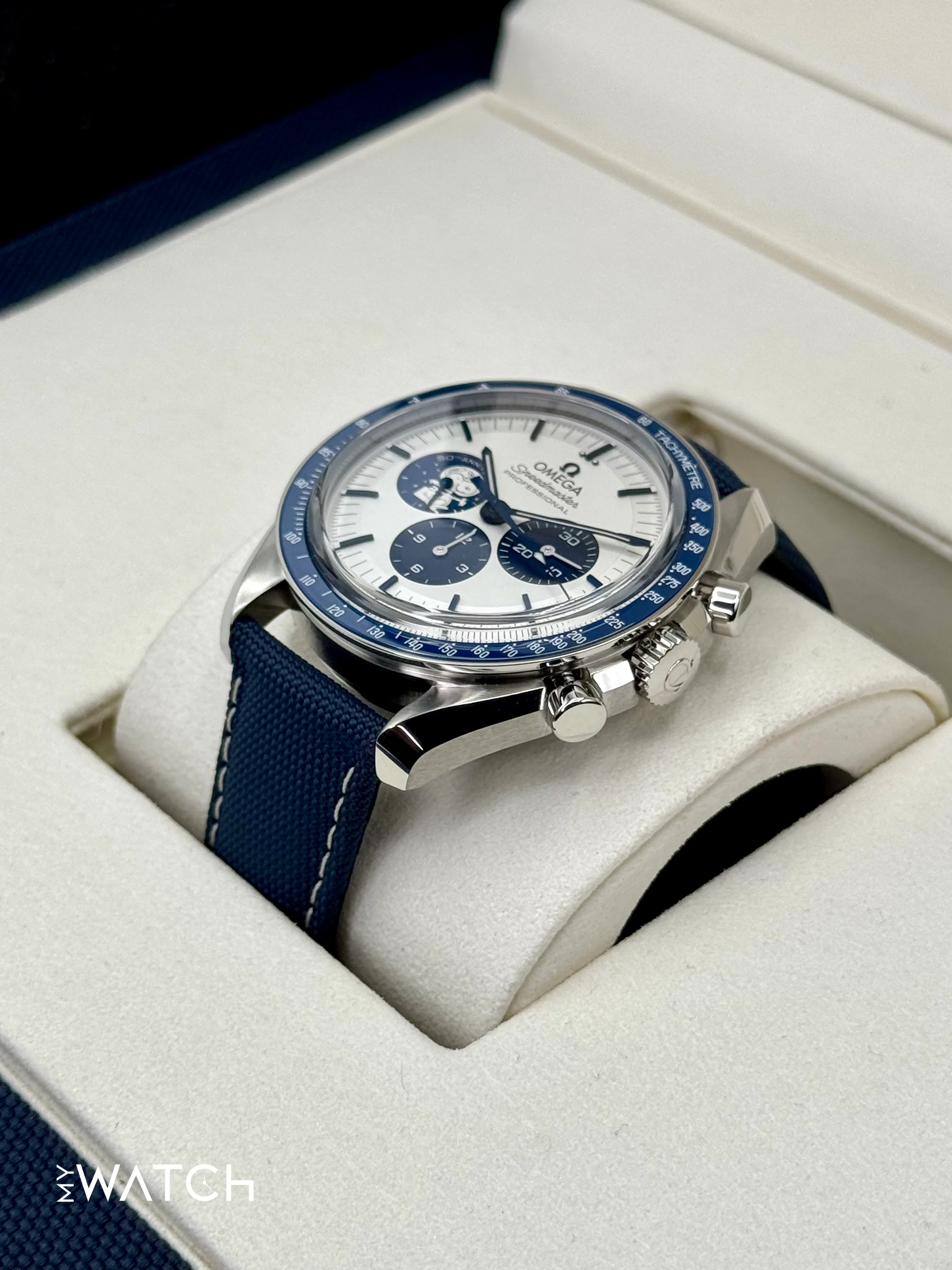 NEW 2025 Omega Speedmaster Silver Snoopy Award 310.32.42.50.02.001 - Image 5