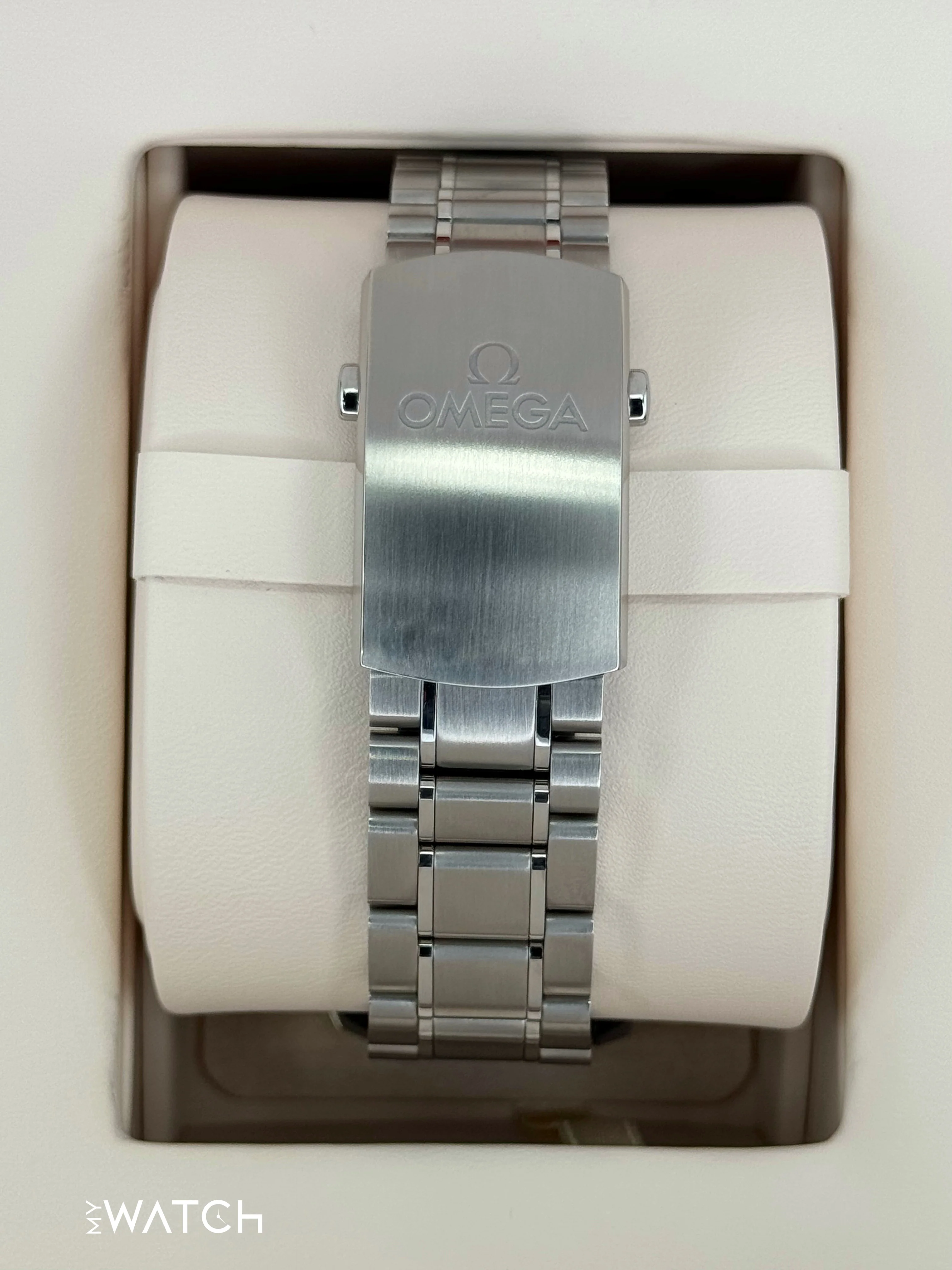NEW 2025 Omega Speeedmaster Racing 44.2mm 329.30.44.51.04.001 White Dial - Image 2