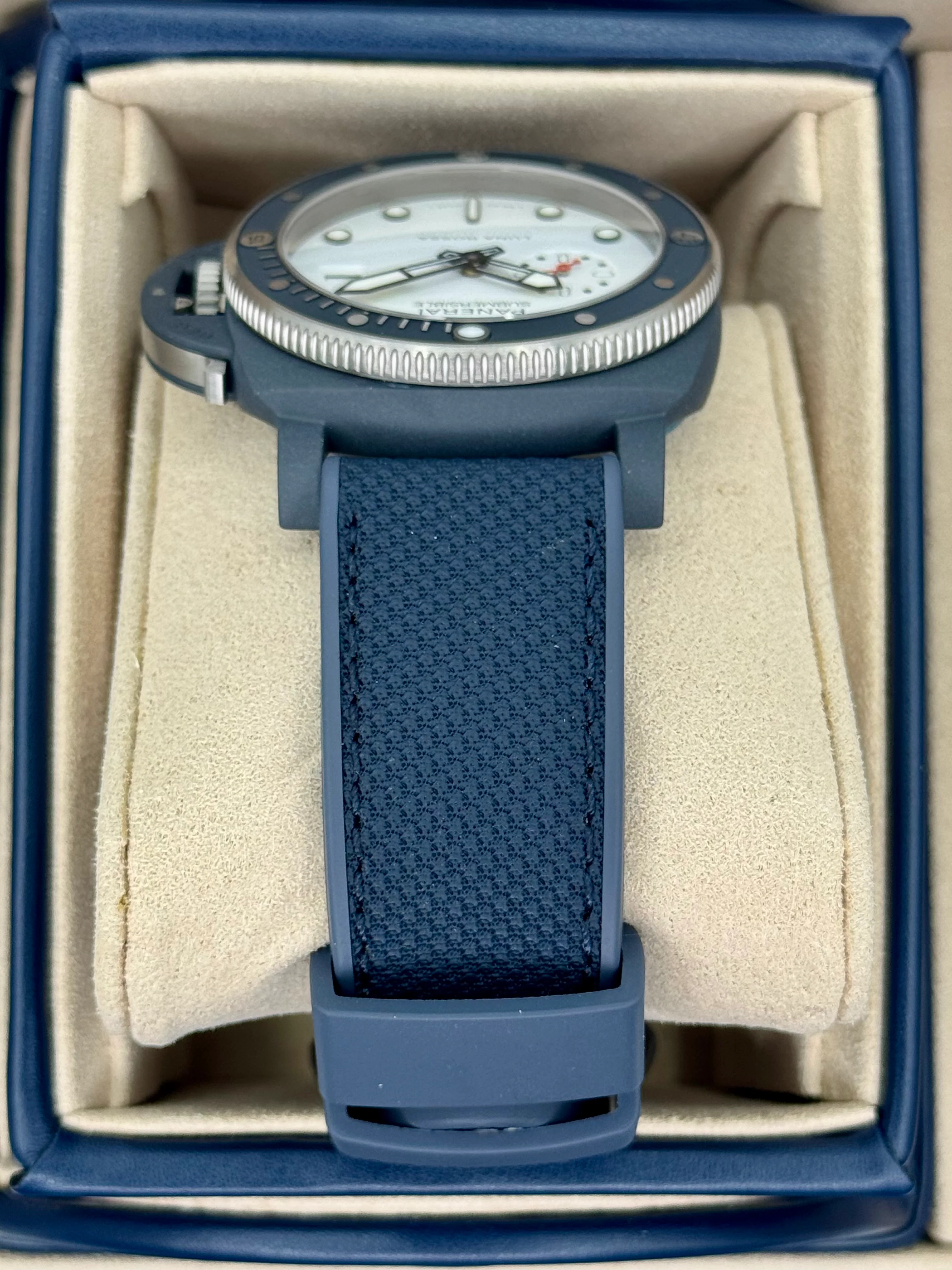 NEW 2025 Panerai Quarantaquattro 44mm PAM01543 Ceramic White Dial - Image 4