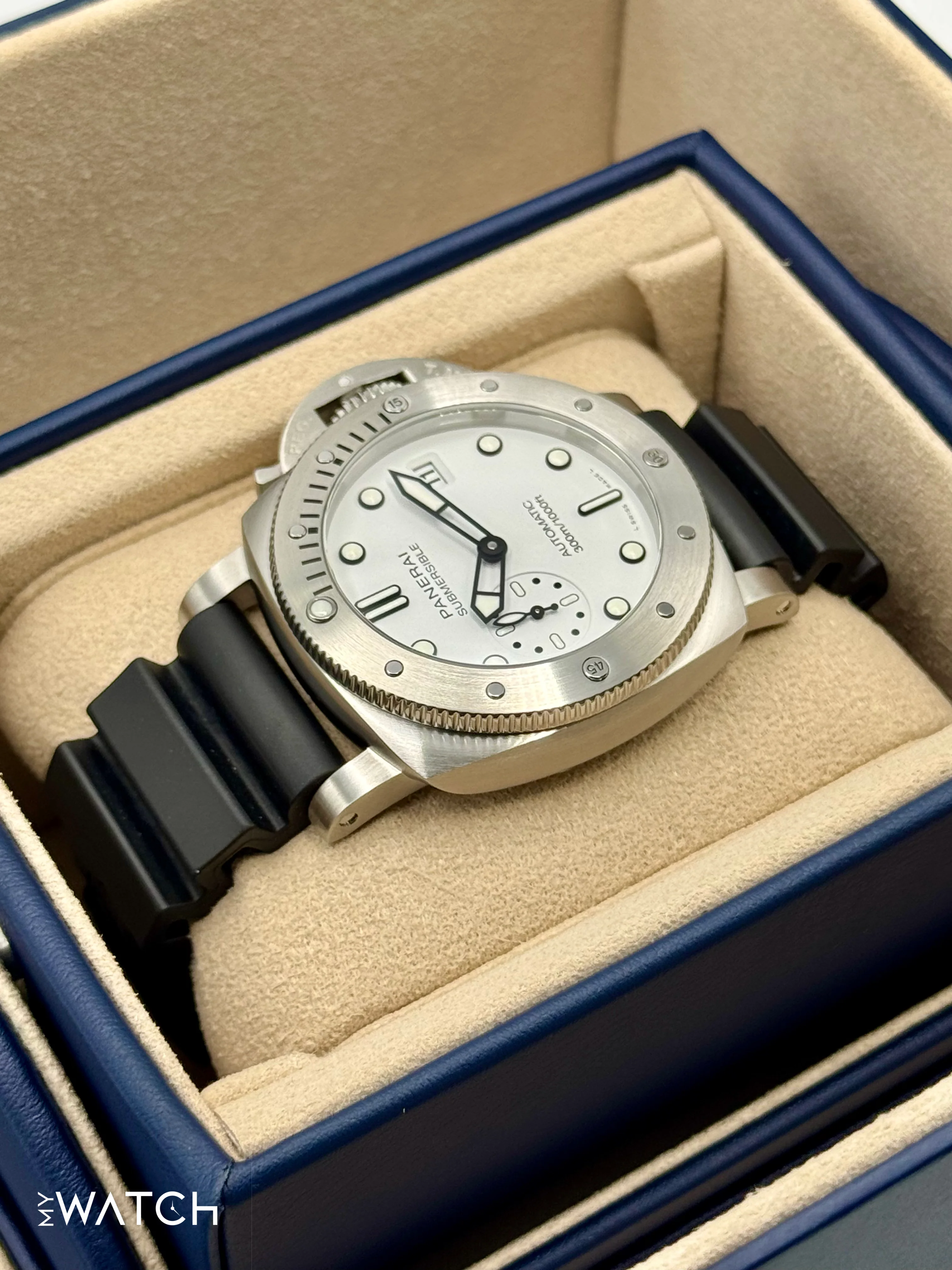 NEW 2025 Panerai Submersible 42mm PAM01590 Stainless Steel White Dial - Image 7