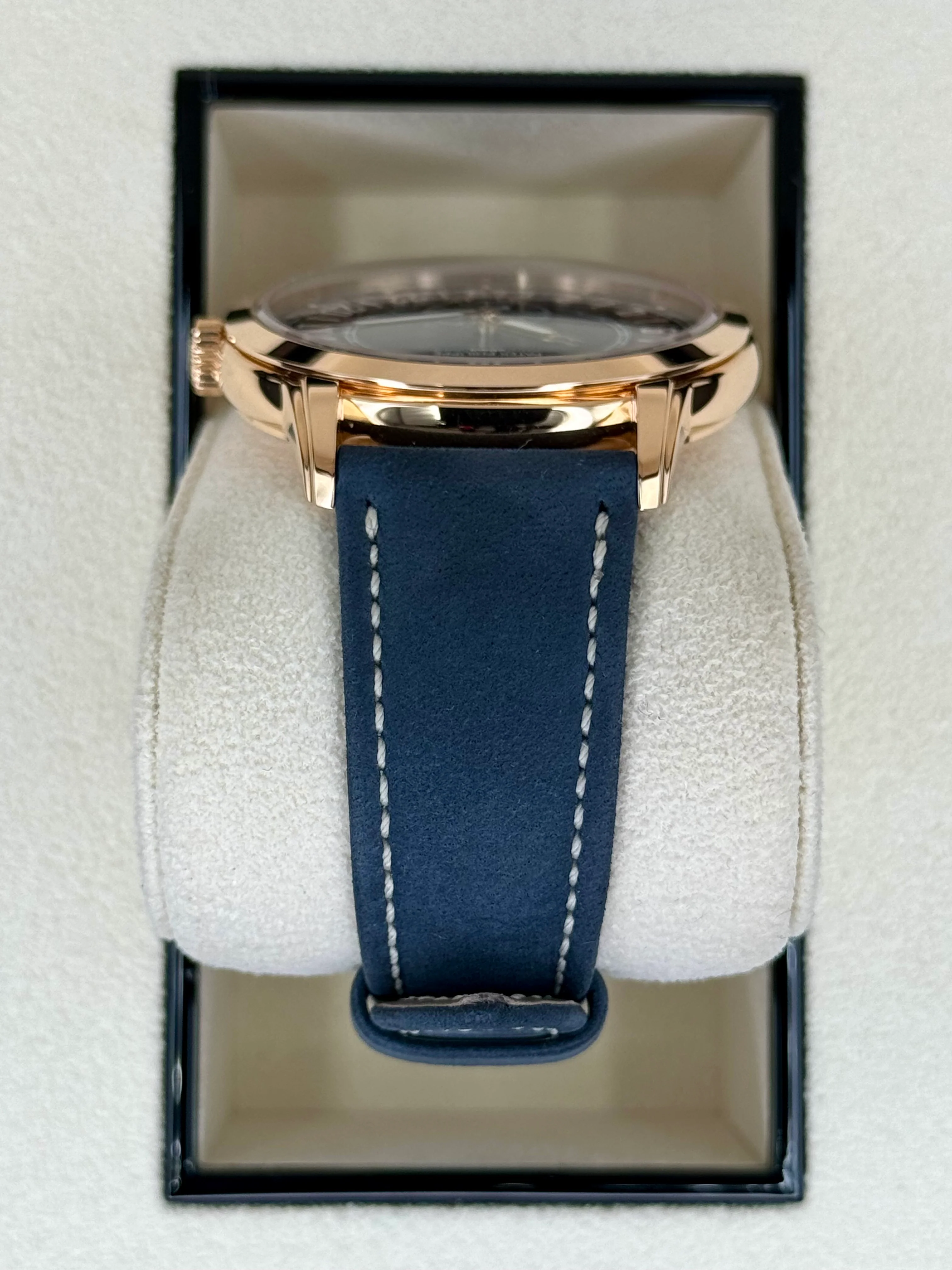 NEW 2025 Patek Philippe 42mm 5224R Calatrava Travel Time Rose Gold Blue Dial - Image 4