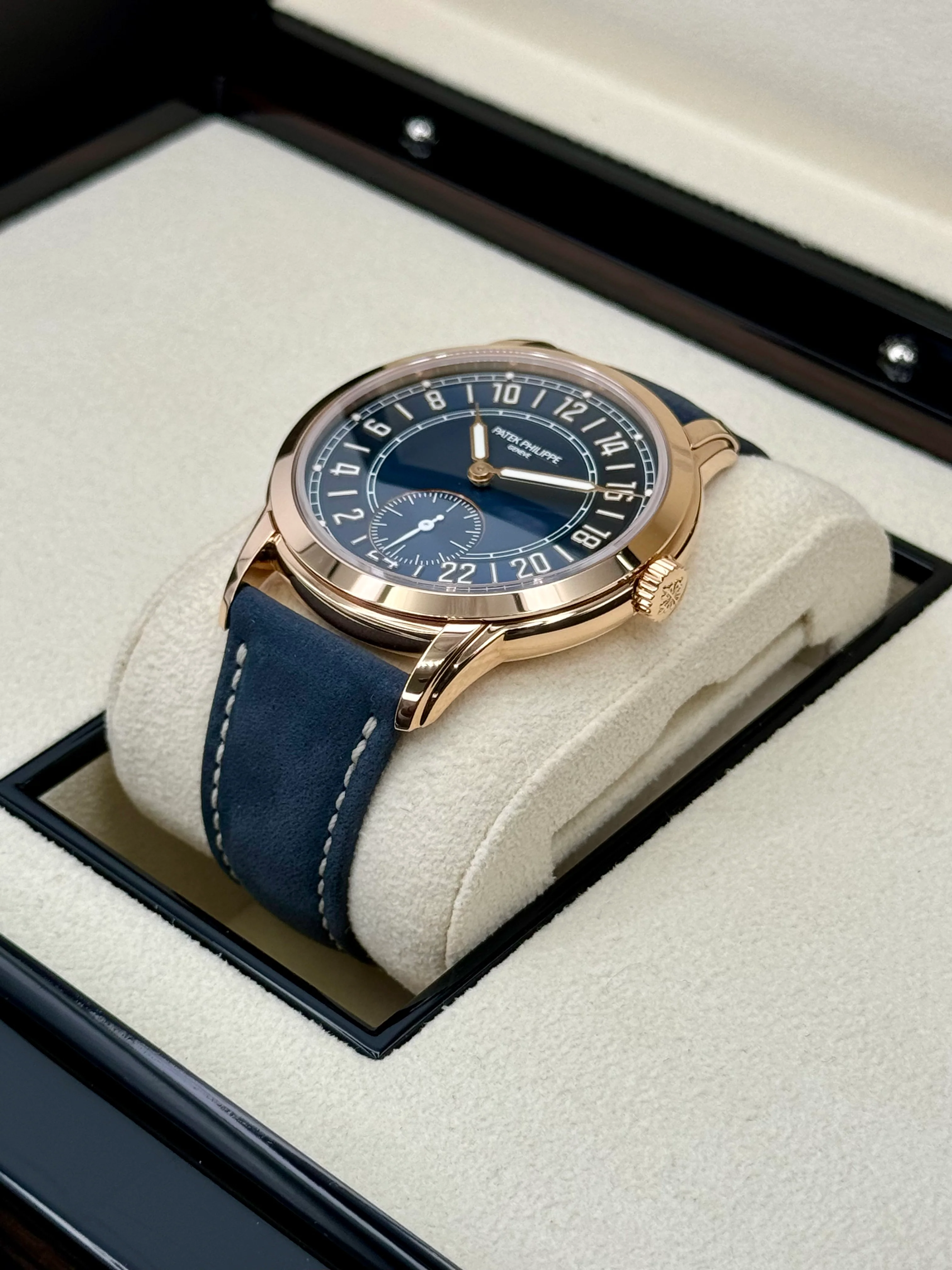 NEW 2025 Patek Philippe 42mm 5224R Calatrava Travel Time Rose Gold Blue Dial - Image 5