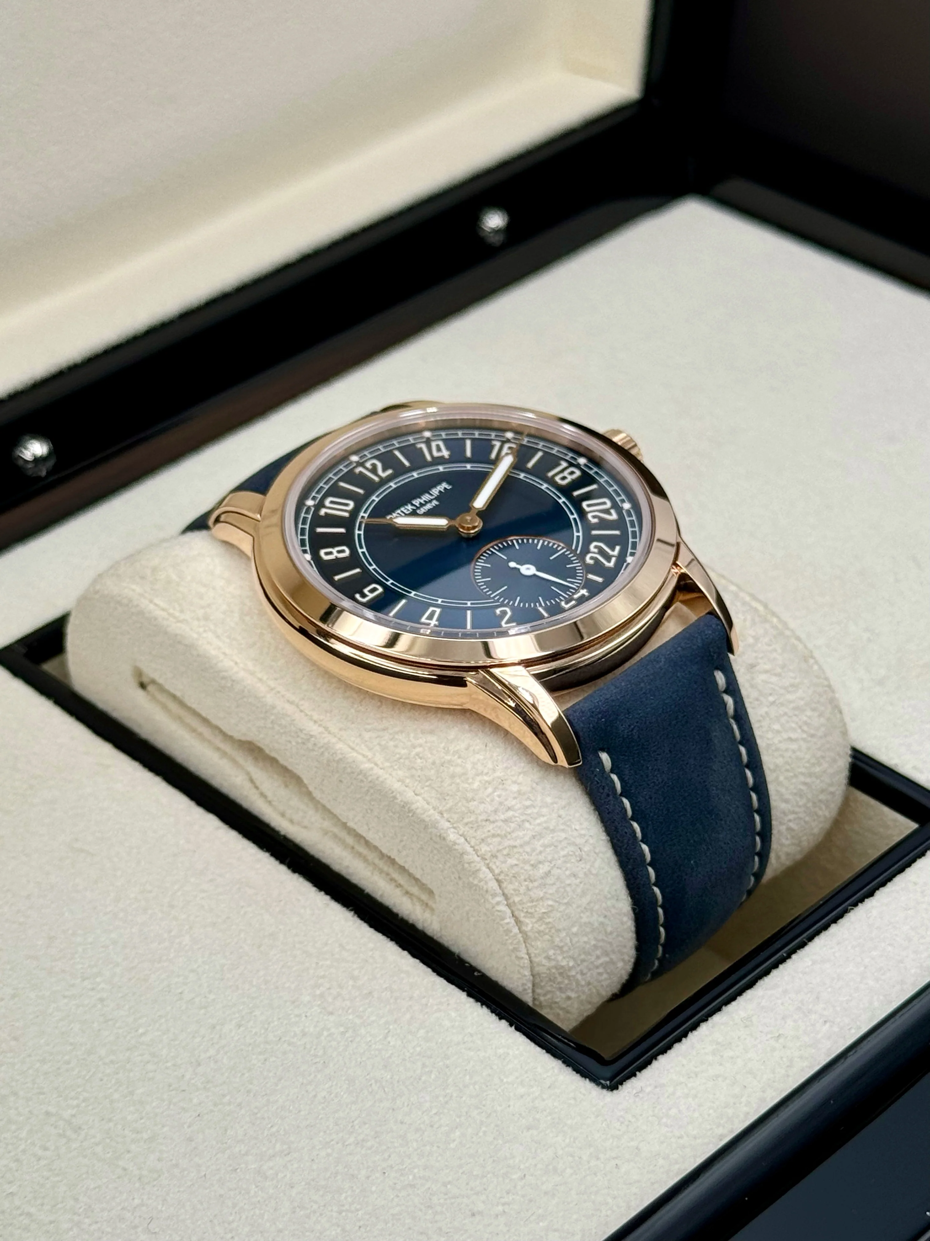 NEW 2025 Patek Philippe 42mm 5224R Calatrava Travel Time Rose Gold Blue Dial - Image 6