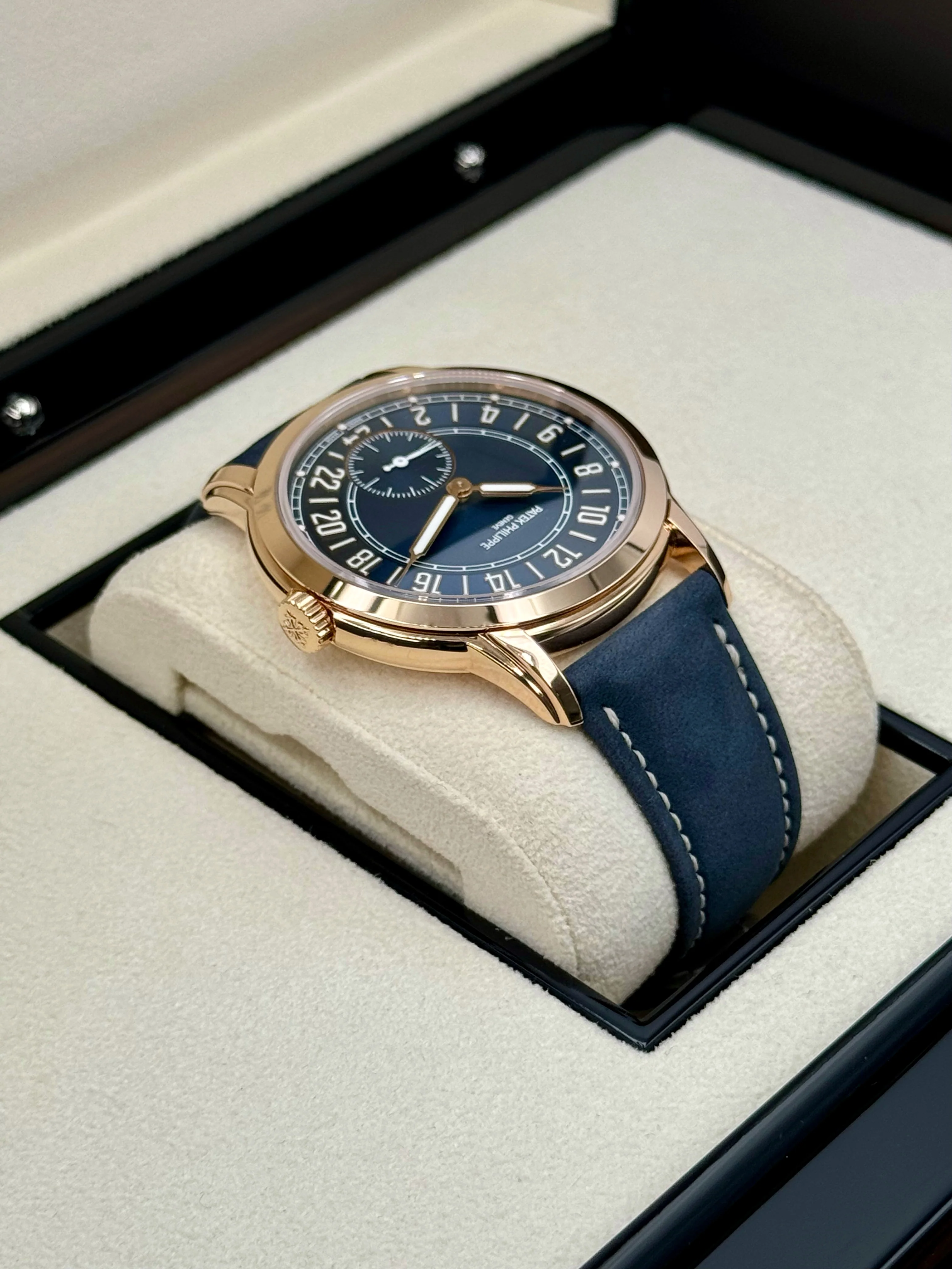 NEW 2025 Patek Philippe 42mm 5224R Calatrava Travel Time Rose Gold Blue Dial - Image 8