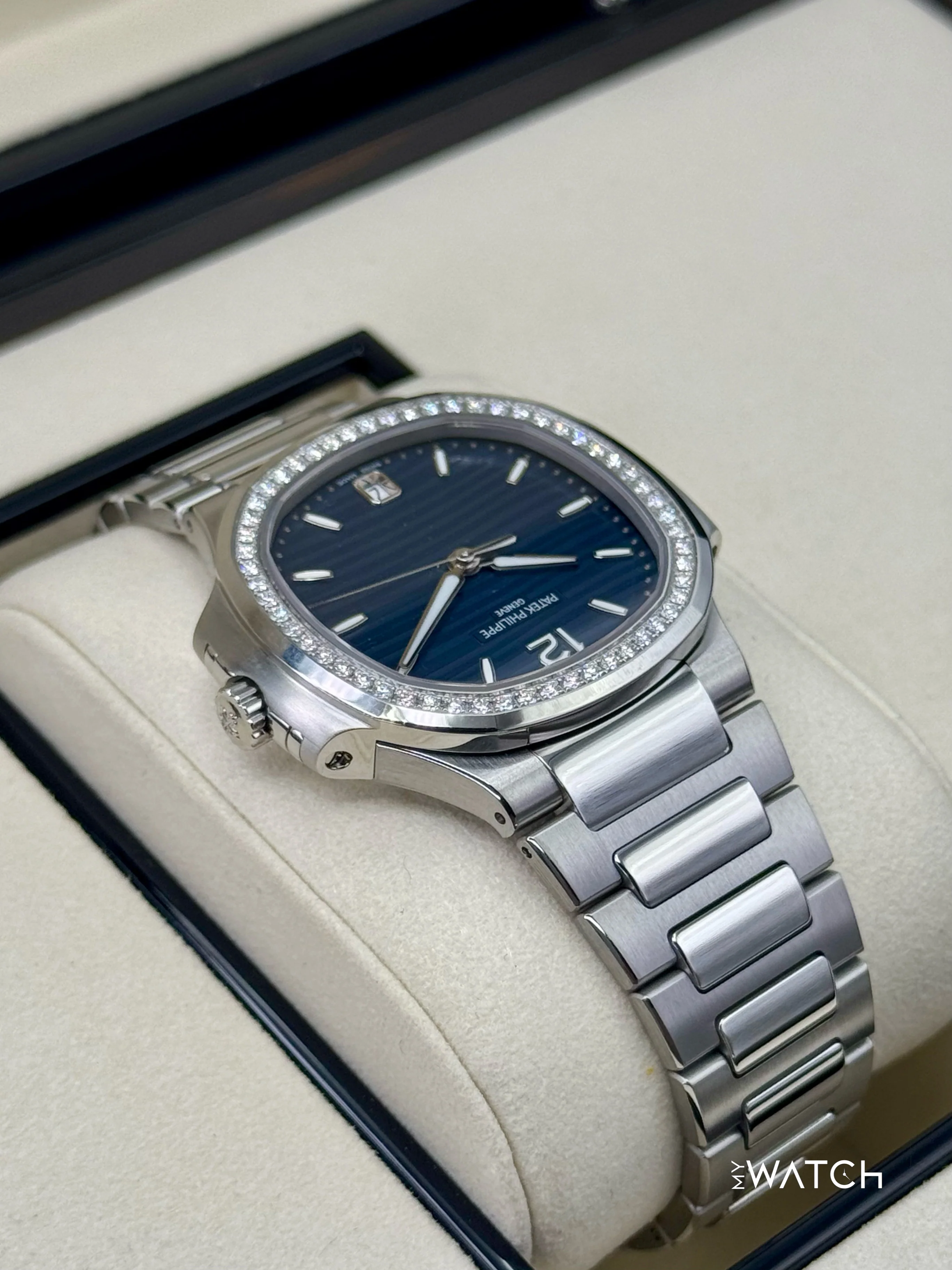 NEW 2025 Patek Philippe Nautilus 35.2mm 7118/1200A-001 Stainless Steel Blue Dial - Image 6
