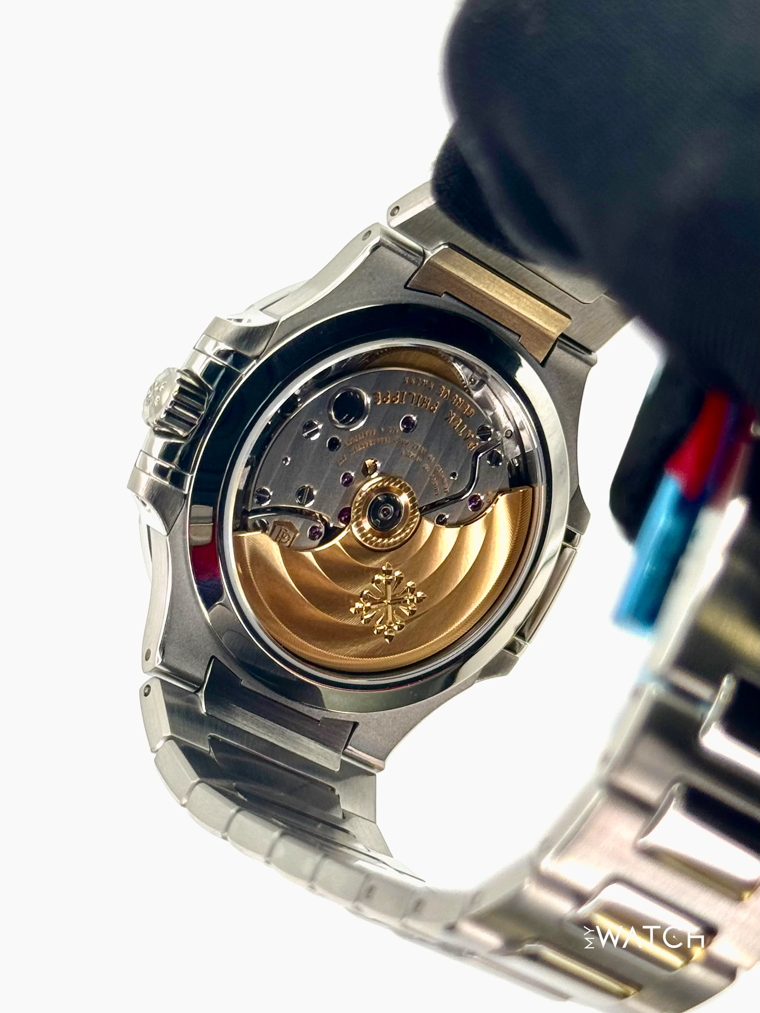 NEW 2025 Patek Philippe Nautilus 35.2mm 7118/1200A-001 Stainless Steel Blue Dial - Image 9