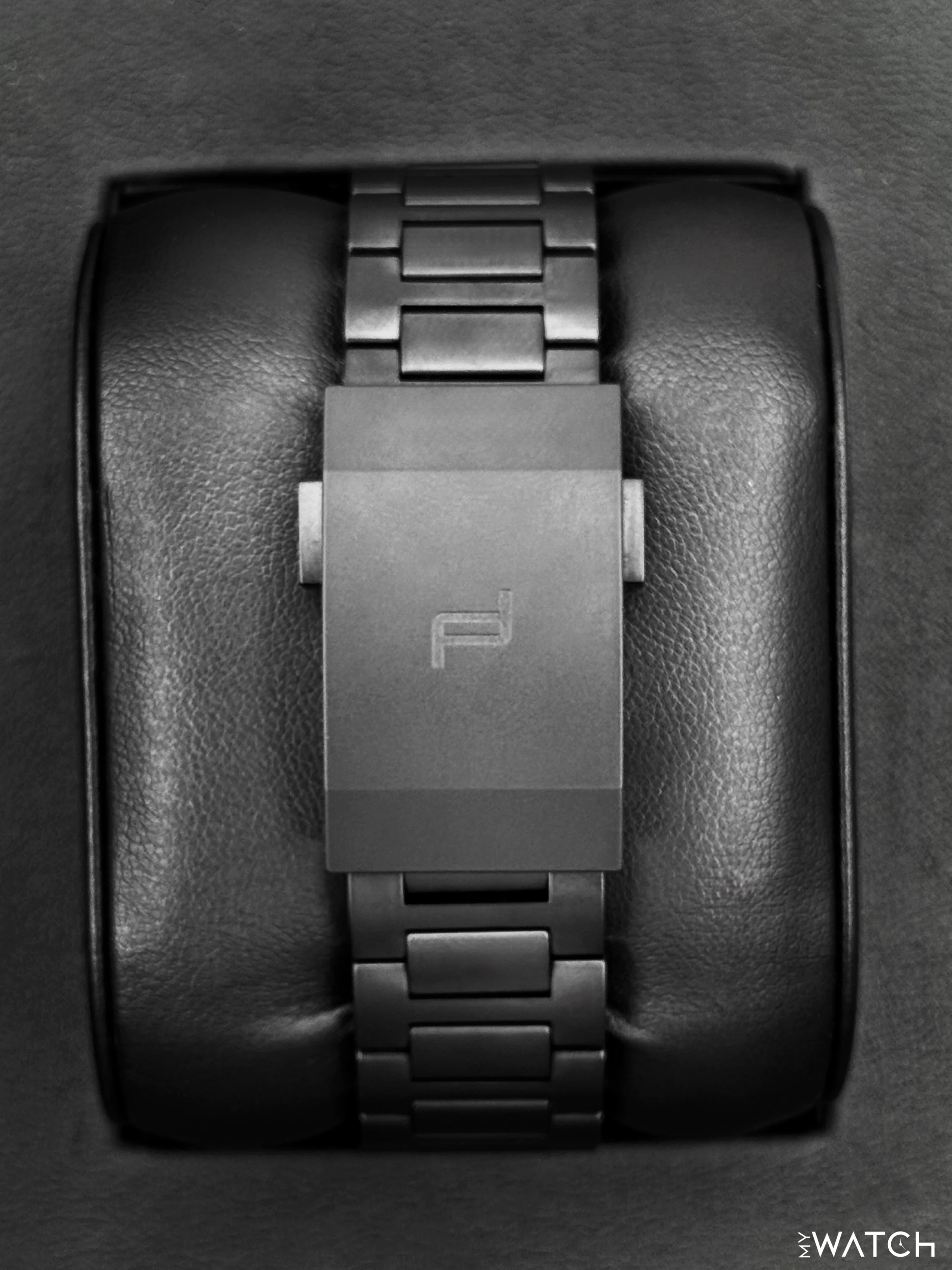 NEW 2025 Porsche Design Numbered Edition 41mm 6043.7.01.001.01.5 Titanium Black Dial - Image 2