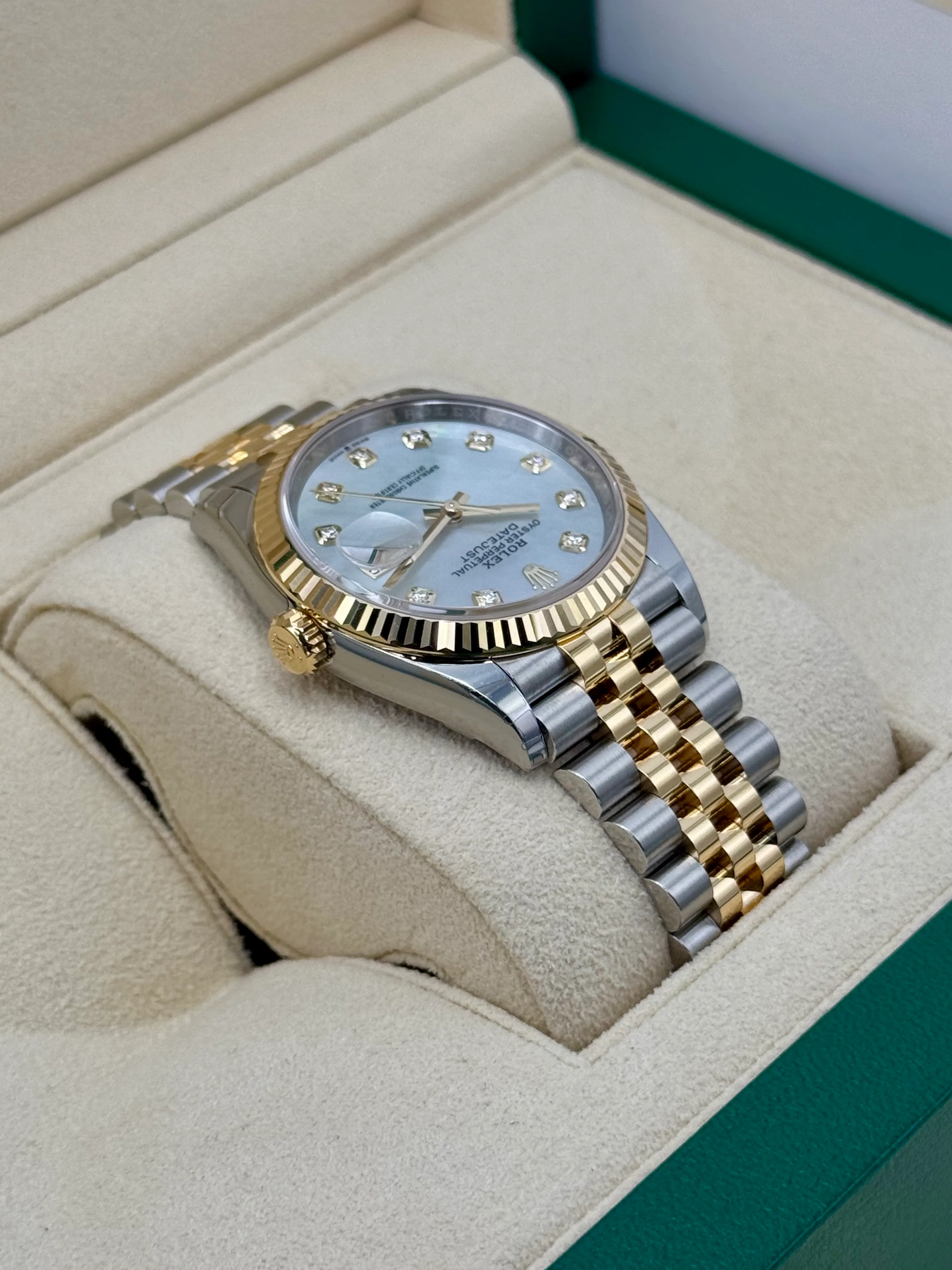 NEW 2025 Rolex Datejust 36mm 126233 Mother of Pearl Diamond Dial - Image 8