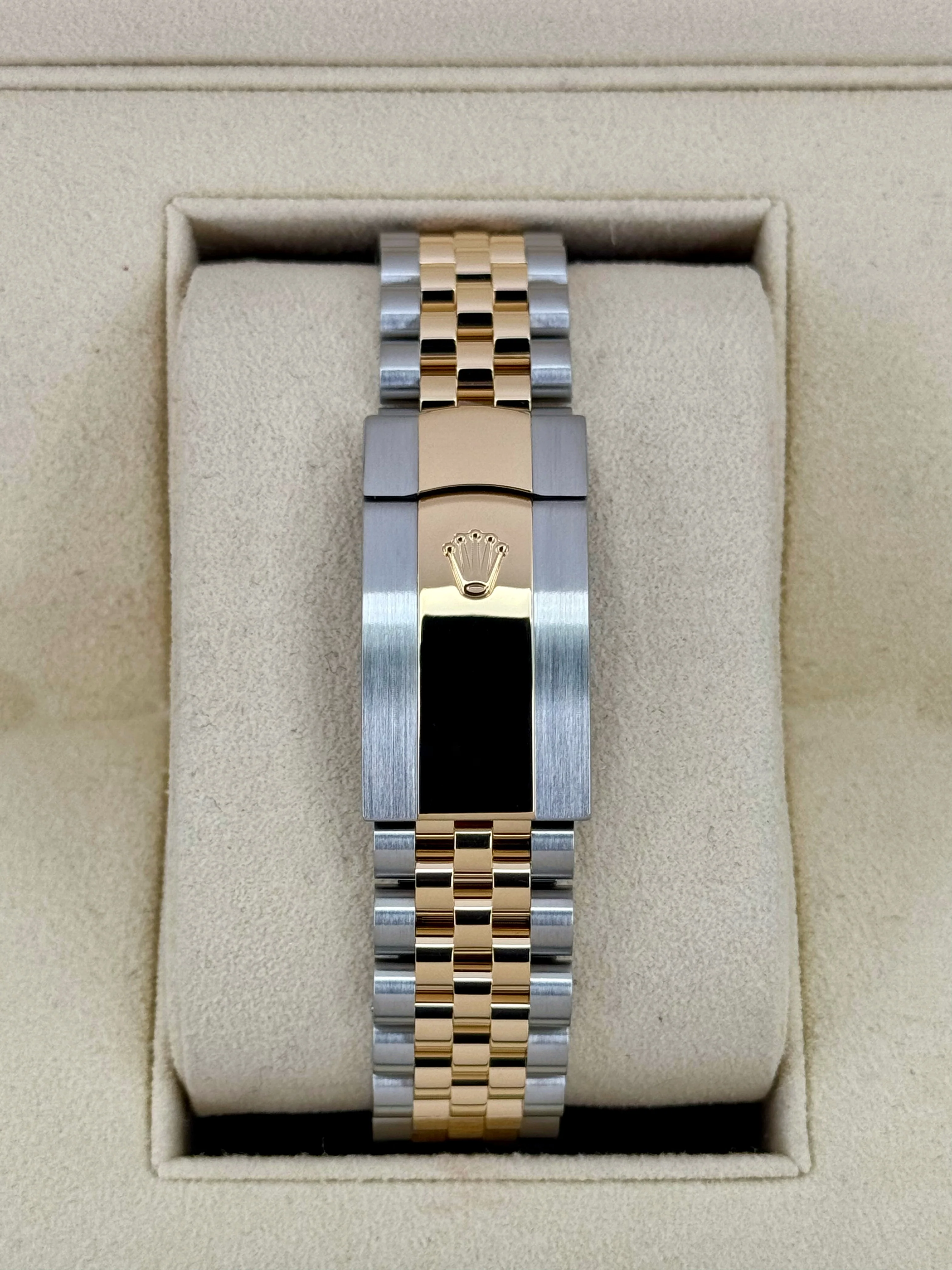 NEW 2025 Rolex Datejust 36mm 126233 Two-Tone Champagne Dial - Image 2