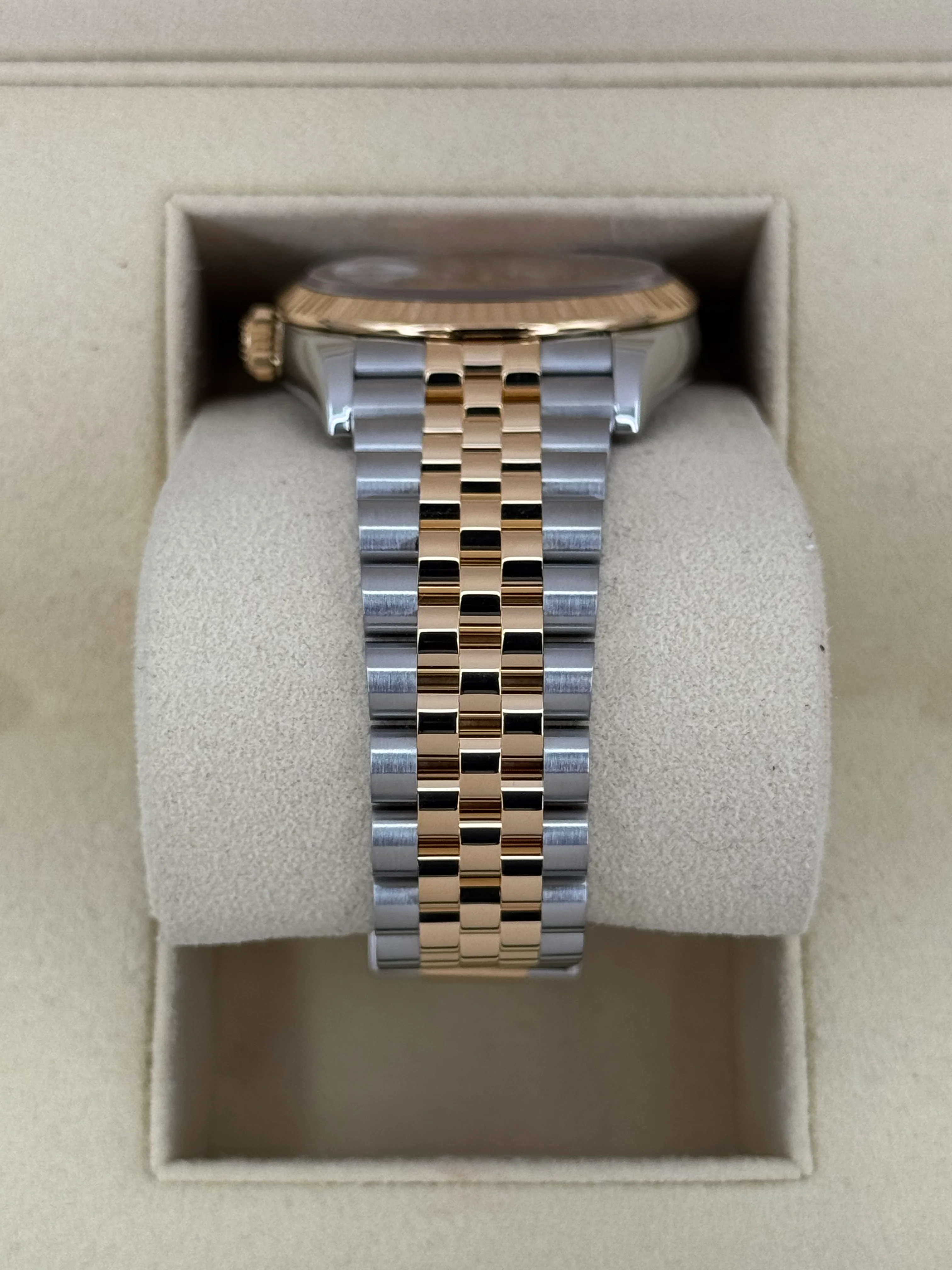 NEW 2025 Rolex Datejust 36mm 126233 Two-Tone Champagne Dial - Image 4