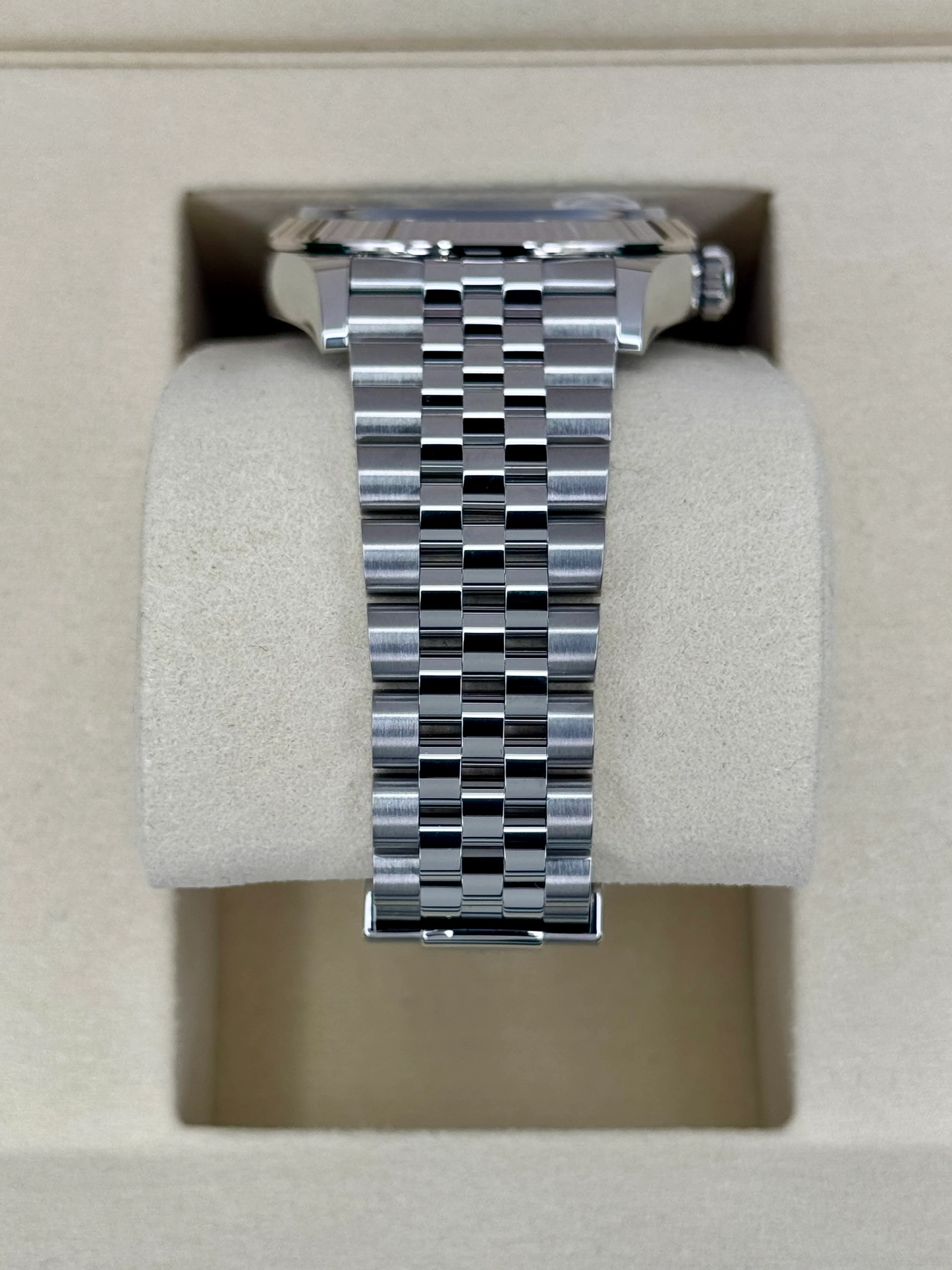 NEW 2025 Rolex Datejust 36mm 126234 Stainless Steel Jubilee Blue Dial - Image 3