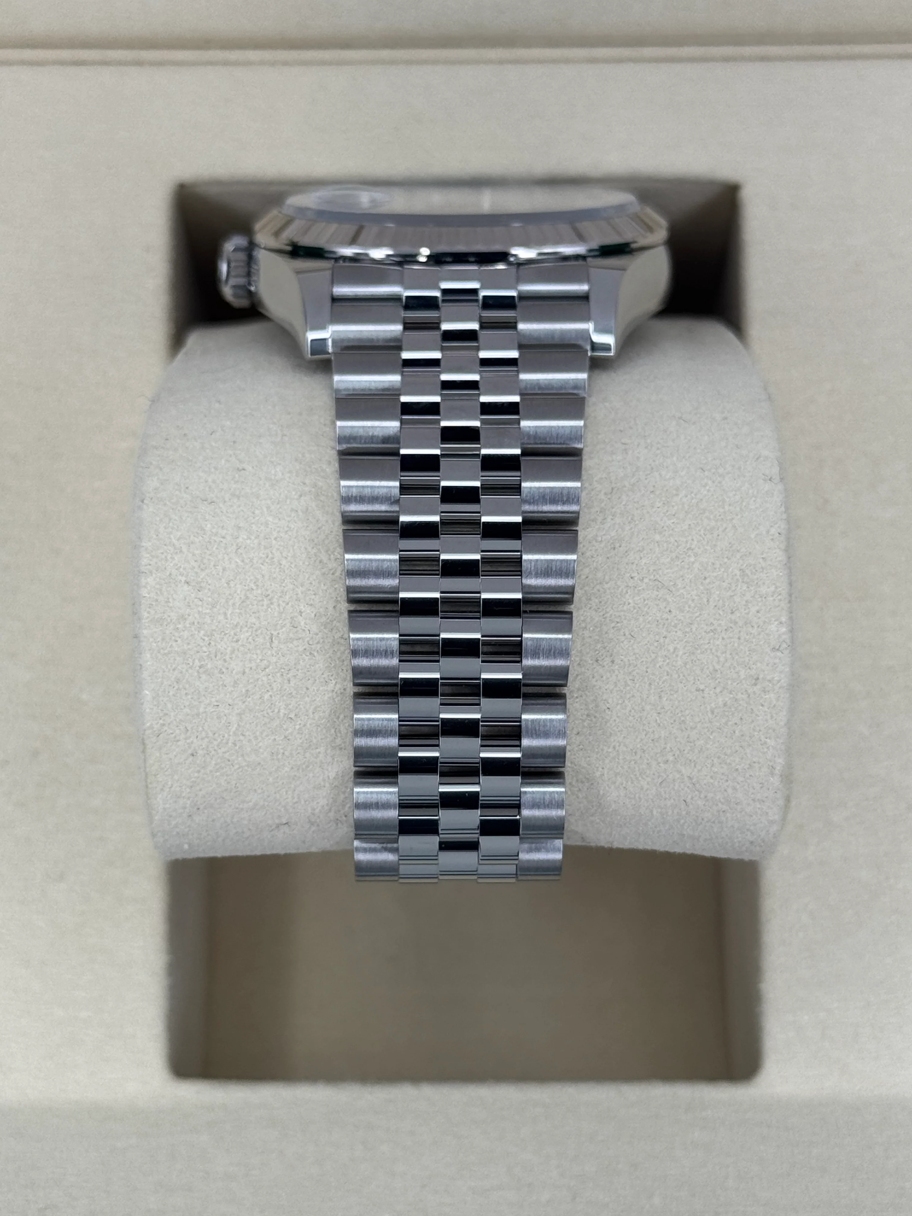 NEW 2025 Rolex Datejust 36mm 126234 Stainless Steel Jubilee Blue Dial - Image 4