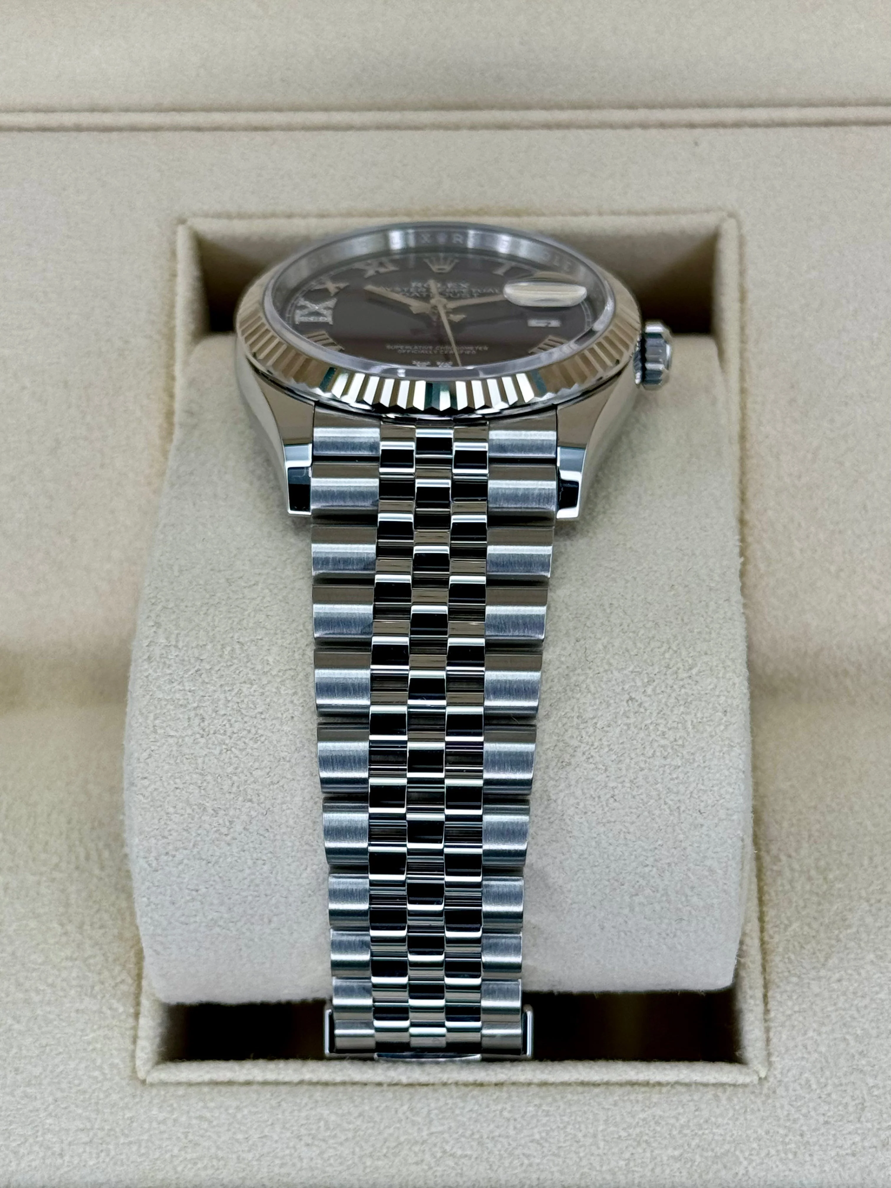 NEW 2025 Rolex Datejust 36mm 126234 Stainless Steel Jubilee Purple Dial - Image 3