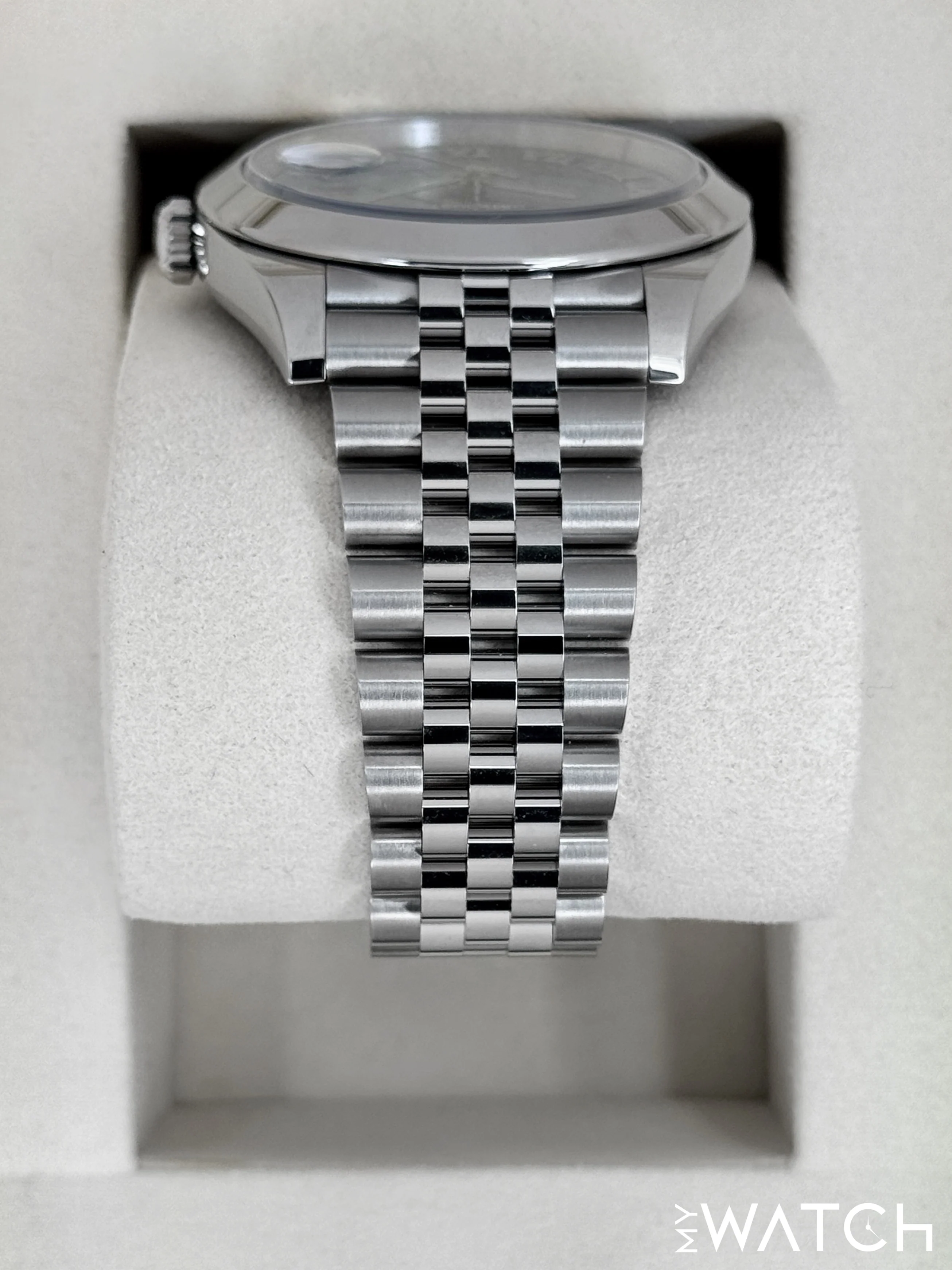 NEW 2025 Rolex Datejust 41mm 126300 Stainless Steel Jubilee Blue Roman Numeral Dial - Image 4