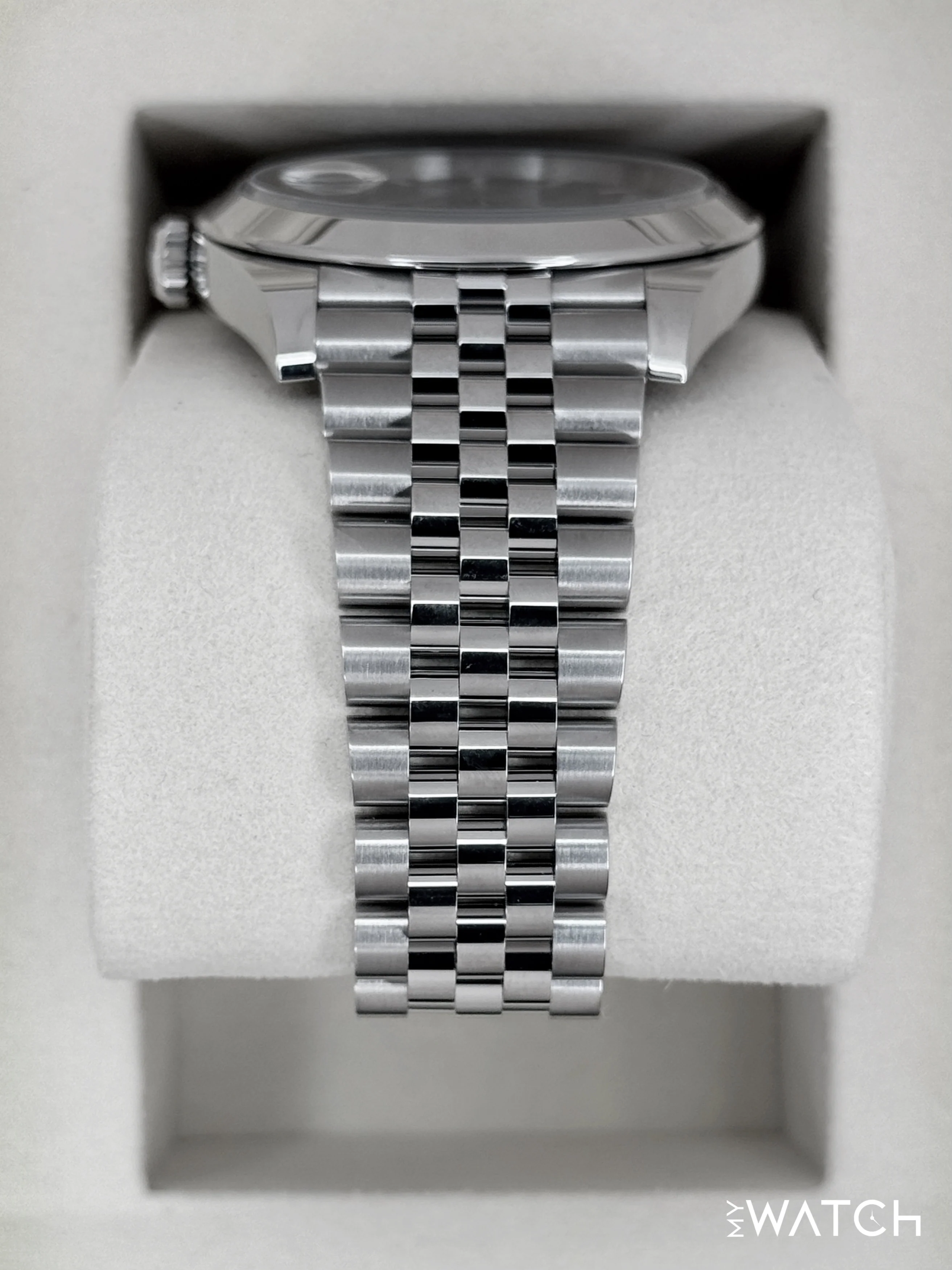 NEW 2025 Rolex Datejust 41mm 126300 Stainless Steel Jubilee Rhodium Dial - Image 4